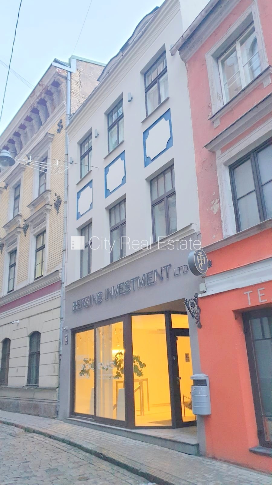 Sludinājumi. Fasādes māja, logi vērsti uz ielas pusi, guļamistabu skaits 1 gab., viena istaba izolēta, studio Cena: 475 EUR/mēn Foto #15