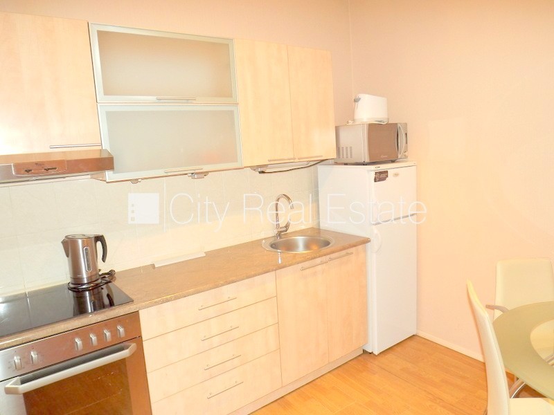 Sludinājumi. Fasādes māja, renovēta māja, ieeja no pagalma, ir lifts, logi vērsti uz ielas pusi, guļamistabu Cena: 900 EUR/mēn Foto #10