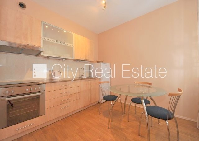 Sludinājumi. Fasādes māja, renovēta māja, ieeja no pagalma, ir lifts, logi vērsti uz ielas pusi, guļamistabu Cena: 900 EUR/mēn Foto #8