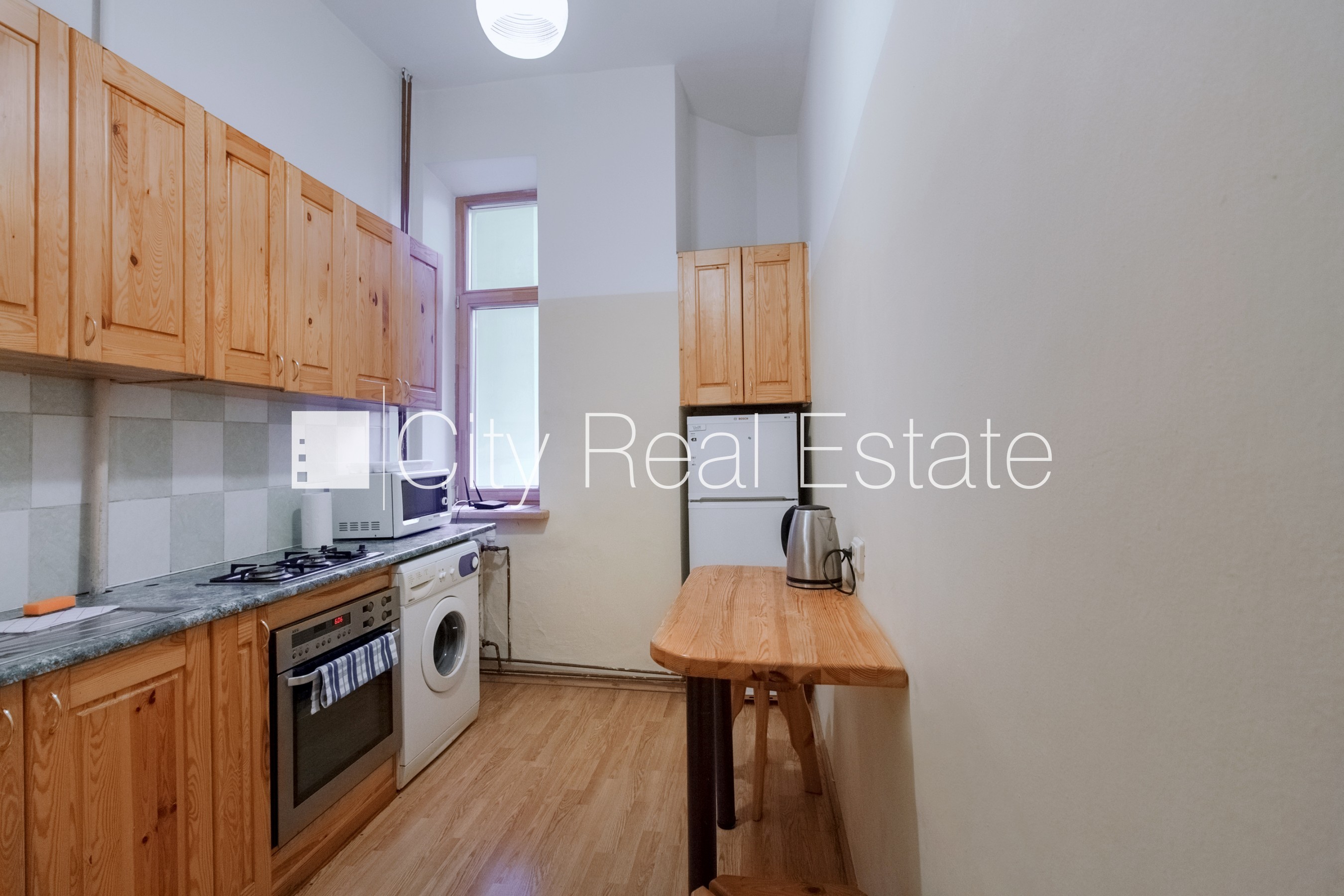 Объявление. Реновированный дом, благоустроенный озеленённый двор, закрытый двор, лифт, изолированные комнаты 2 Цена: 700 EUR/мес. Foto #6