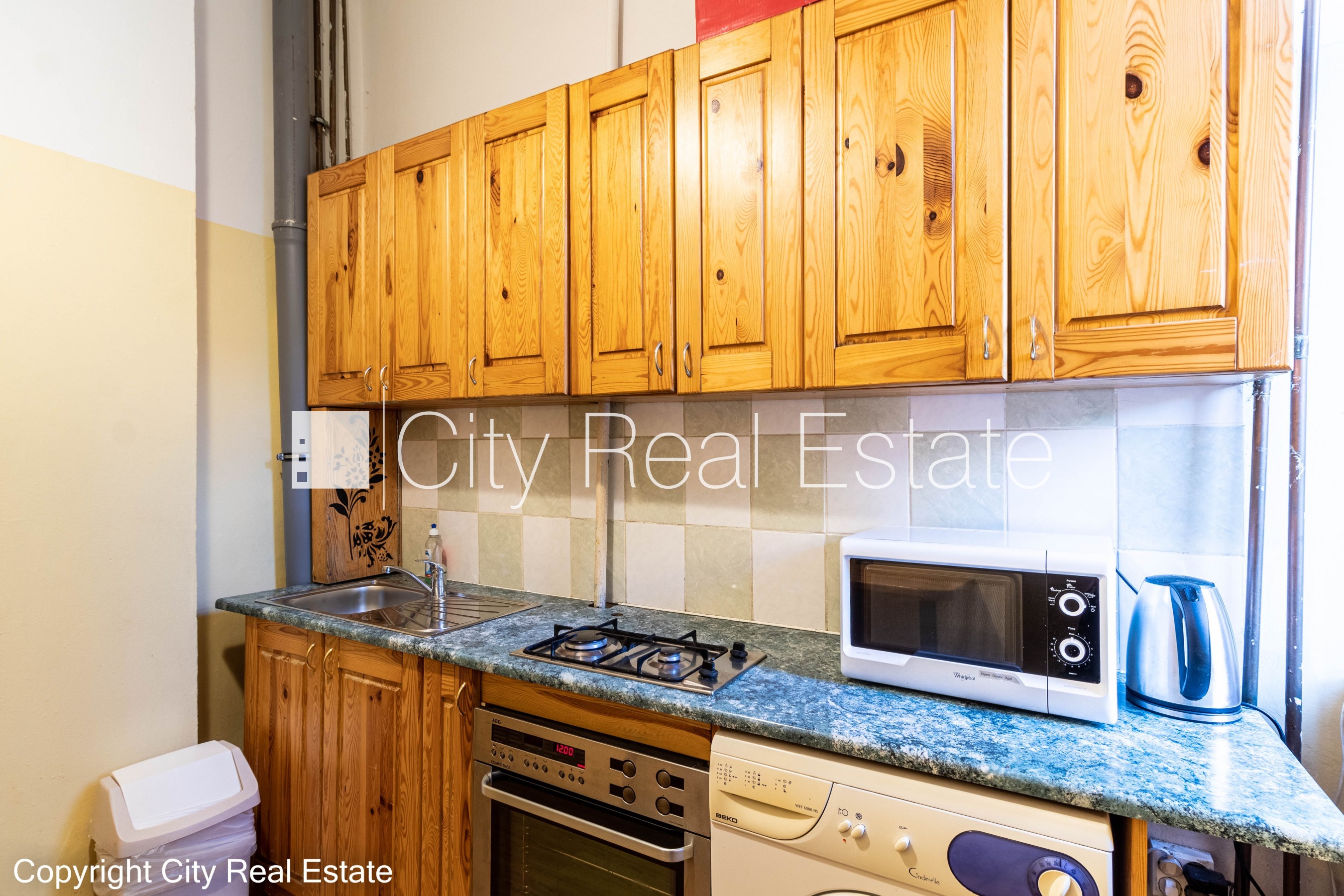 Объявление. Реновированный дом, благоустроенный озеленённый двор, закрытый двор, лифт, изолированные комнаты 2 Цена: 700 EUR/мес. Foto #8