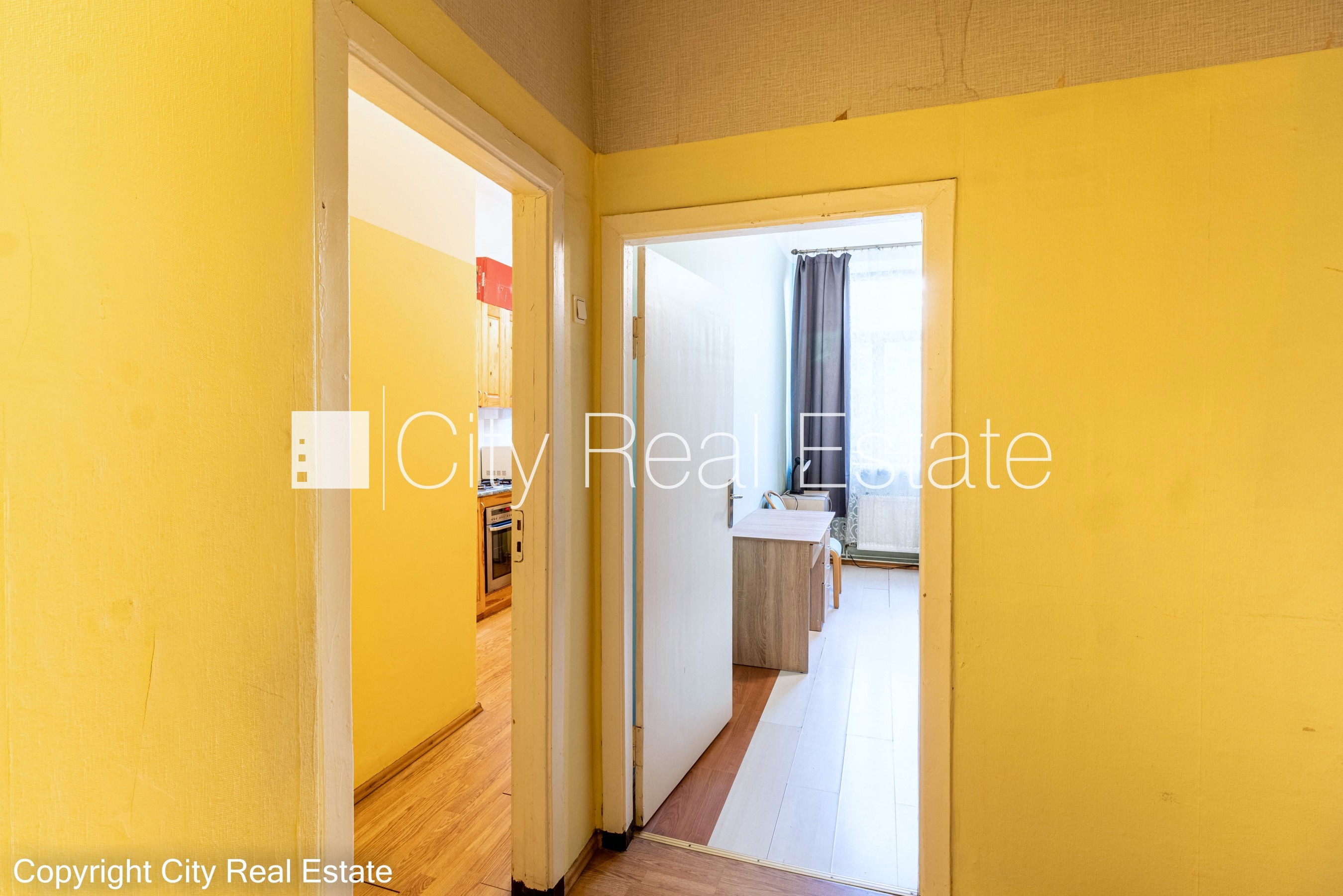 Объявление. Реновированный дом, благоустроенный озеленённый двор, закрытый двор, лифт, изолированные комнаты 2 Цена: 700 EUR/мес. Foto #9