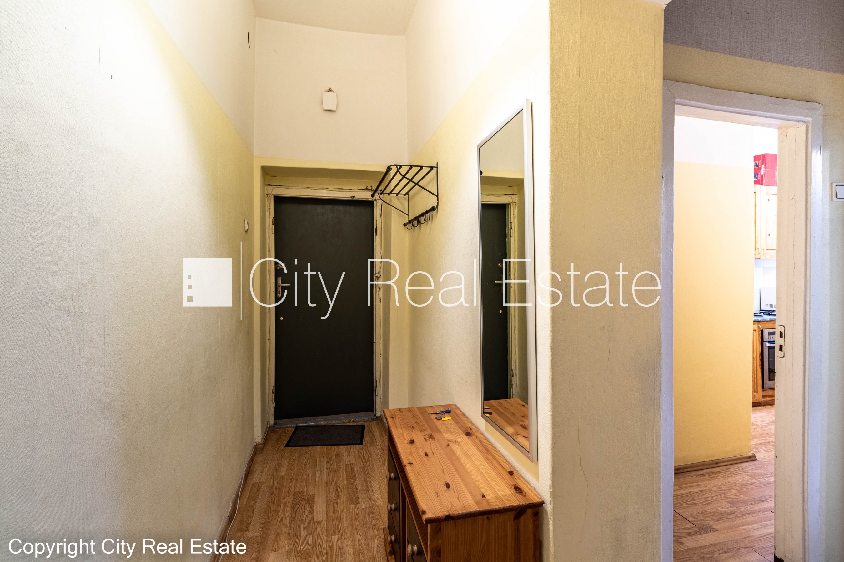 Объявление. Реновированный дом, благоустроенный озеленённый двор, закрытый двор, лифт, изолированные комнаты 2 Цена: 700 EUR/мес. Foto #11