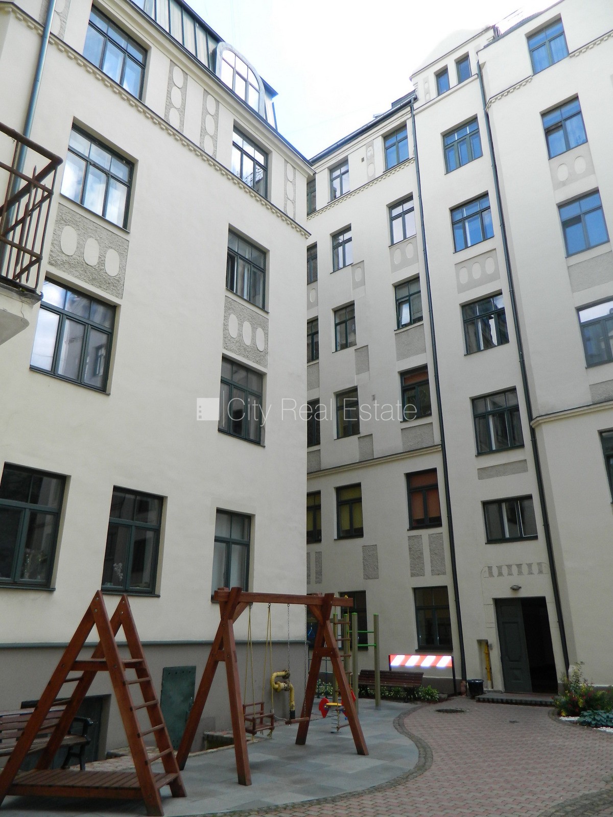 Sludinājumi. Fasādes māja, renovēta māja, slēgts pagalms, kāpņu telpa pēc kosmētiskā remonta, istabas izolētas 2 Cena: 650 EUR/mēn Foto #18