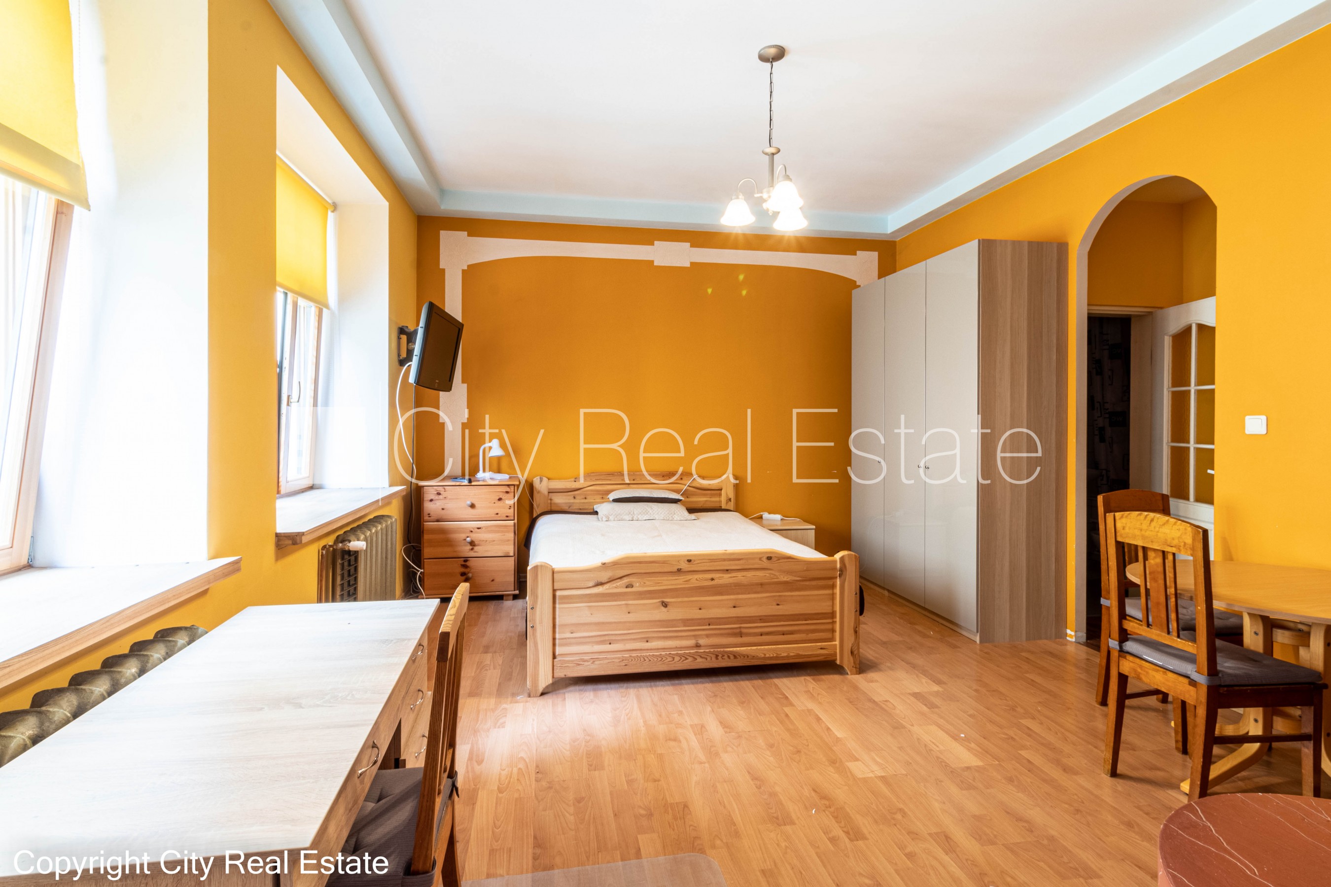 Объявление. Дом во дворе, реновированный дом, закрытый двор, вход со двора, лифт, лестничная клетка после Цена: 630 EUR/мес. Foto #2