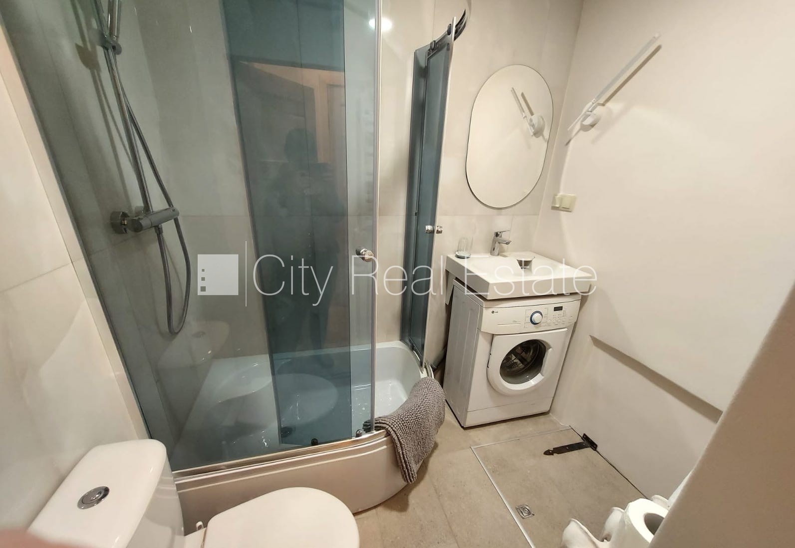 Sludinājumi. Pagalma māja, slēgts pagalms, vieta automašīnai, istabas izolētas 3 gab., viesistaba, virtuve, Cena: 1500 EUR/mēn Foto #9
