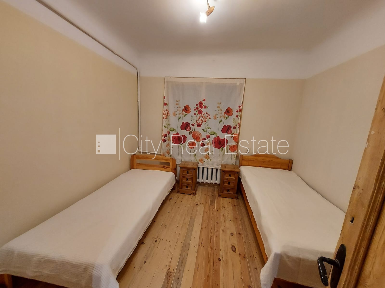 Sludinājumi. Pagalma māja, slēgts pagalms, vieta automašīnai, istabas izolētas 3 gab., viesistaba, virtuve, Cena: 1500 EUR/mēn Foto #8
