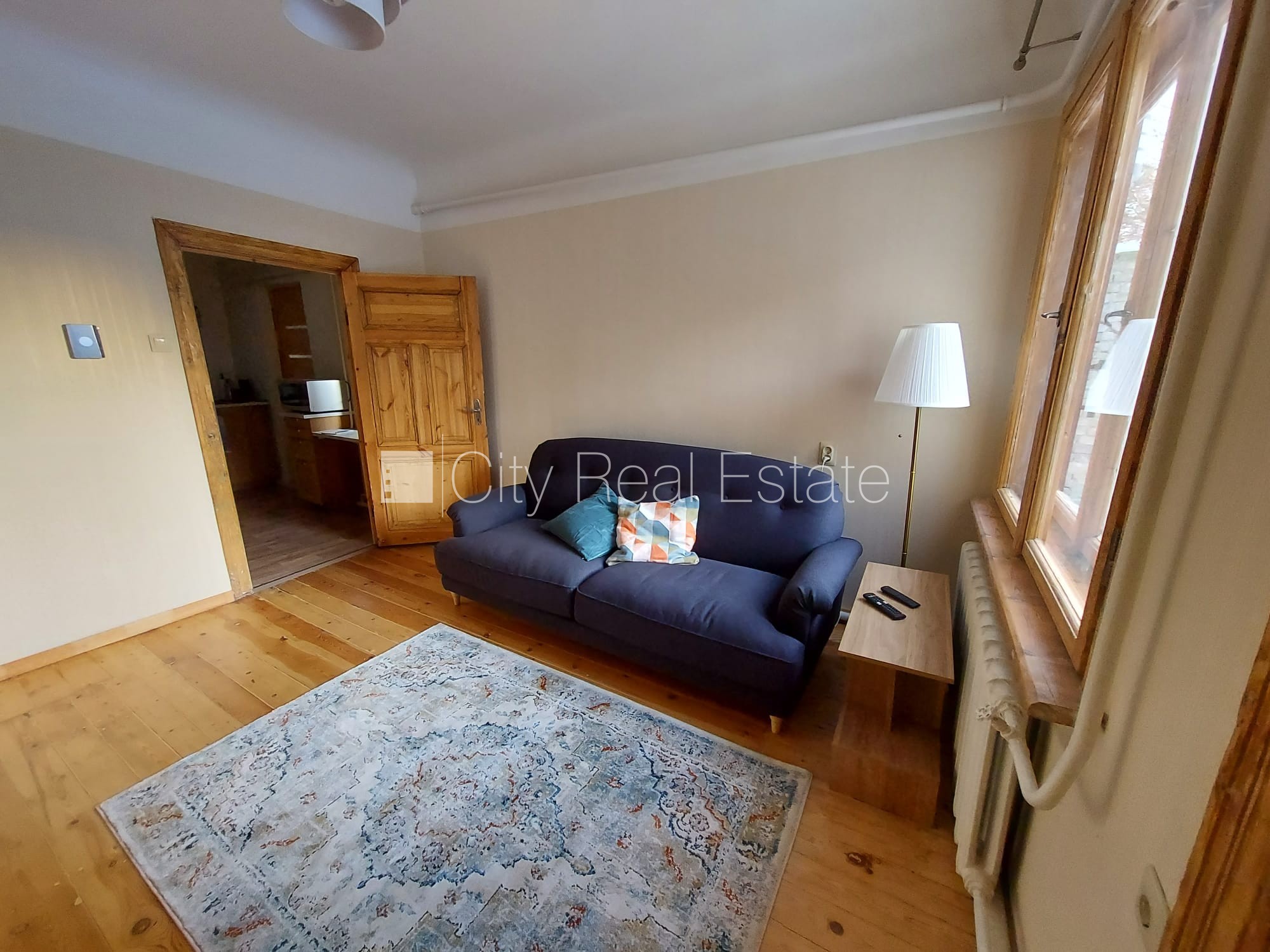 Sludinājumi. Pagalma māja, slēgts pagalms, vieta automašīnai, istabas izolētas 3 gab., viesistaba, virtuve, Cena: 1500 EUR/mēn Foto #4
