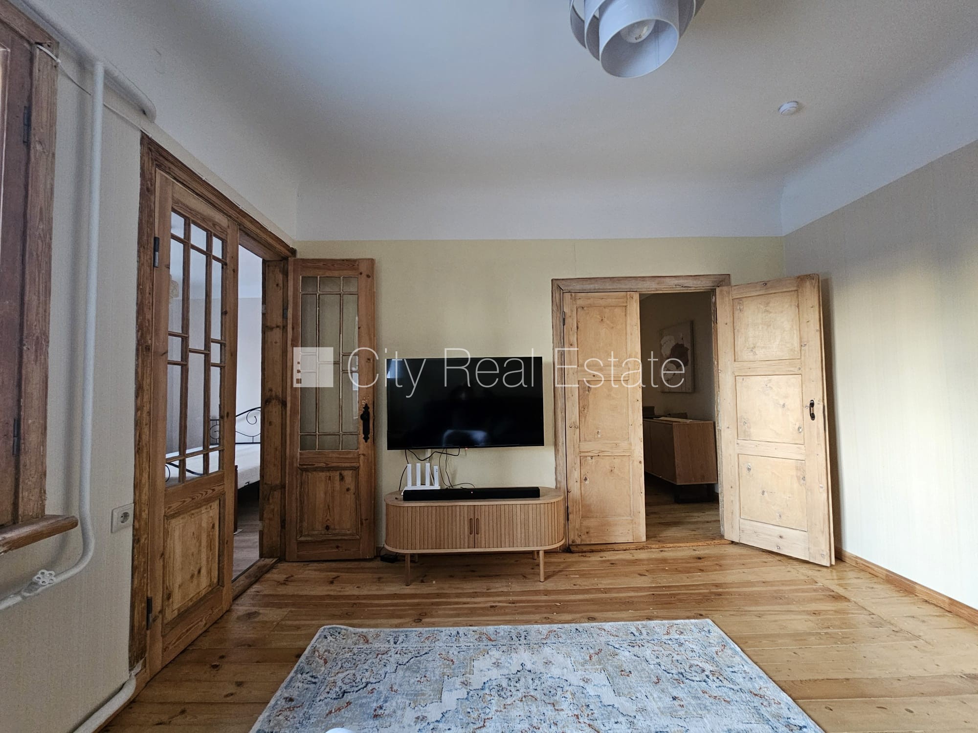 Sludinājumi. Pagalma māja, slēgts pagalms, vieta automašīnai, istabas izolētas 3 gab., viesistaba, virtuve, Cena: 1500 EUR/mēn Foto #5