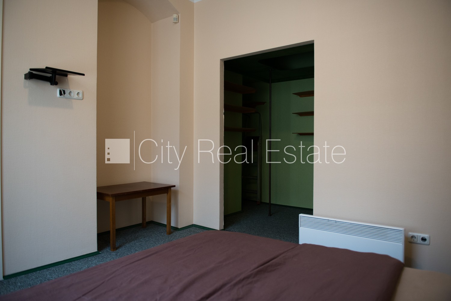 Sludinājumi. Fasādes māja, renovēta māja, bruģēts piebraucamais ceļš, ir lifts, kāpņu telpa pēc kosmētiskā Cena: 190000 EUR Foto #13