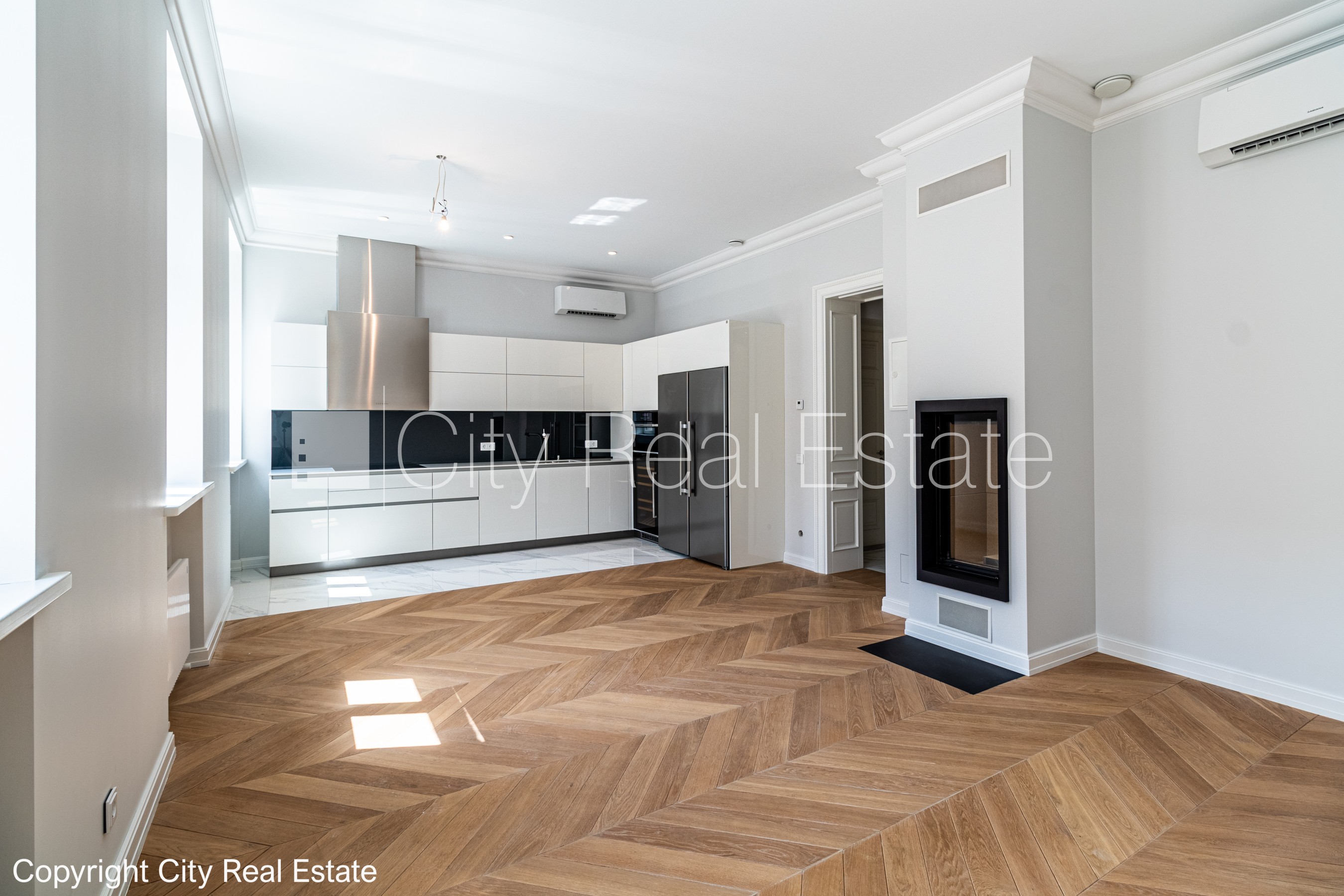 Sludinājumi. Renovēta māja, slēgts pagalms, iespēja nomāt autostāvvietu, apsargāta autostāvvieta, apsargāts Cena: 2278 EUR/mēn Foto #3