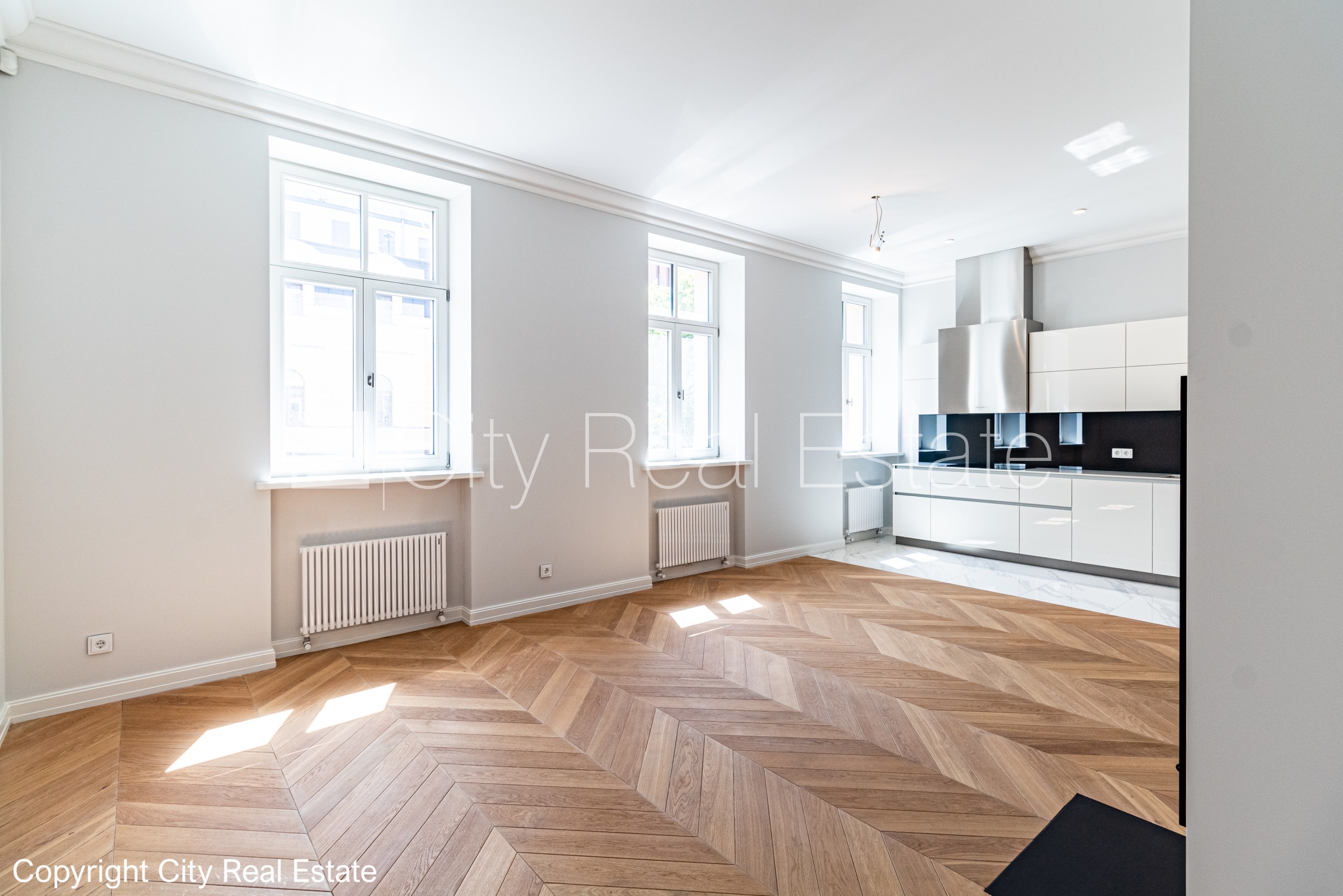 Sludinājumi. Renovēta māja, slēgts pagalms, iespēja nomāt autostāvvietu, apsargāta autostāvvieta, apsargāts Cena: 2278 EUR/mēn Foto #4