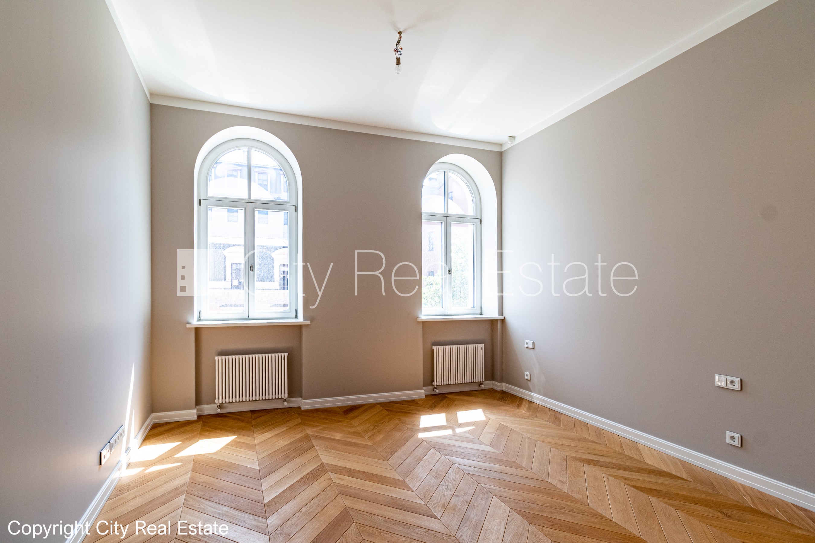 Sludinājumi. Renovēta māja, slēgts pagalms, iespēja nomāt autostāvvietu, apsargāta autostāvvieta, apsargāts Cena: 2278 EUR/mēn Foto #9