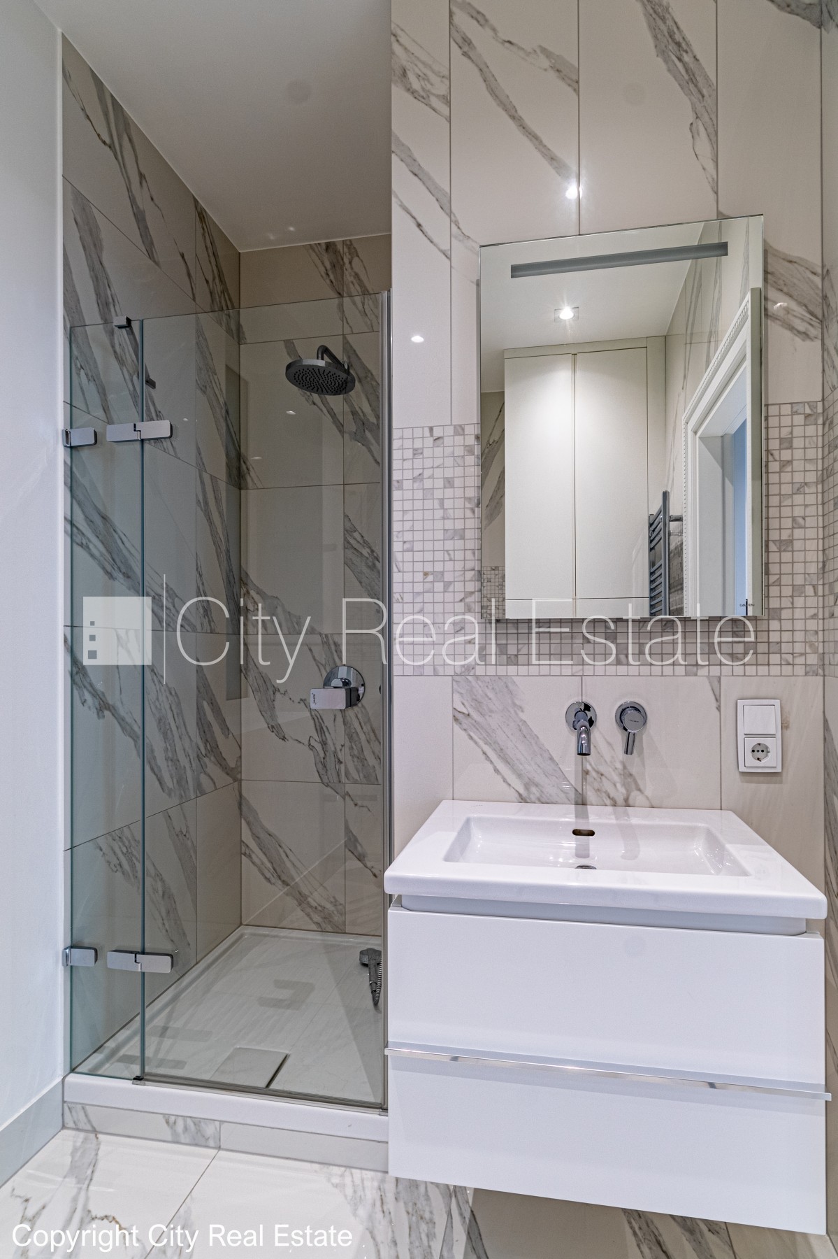 Sludinājumi. Renovēta māja, slēgts pagalms, iespēja nomāt autostāvvietu, apsargāta autostāvvieta, apsargāts Cena: 2278 EUR/mēn Foto #13