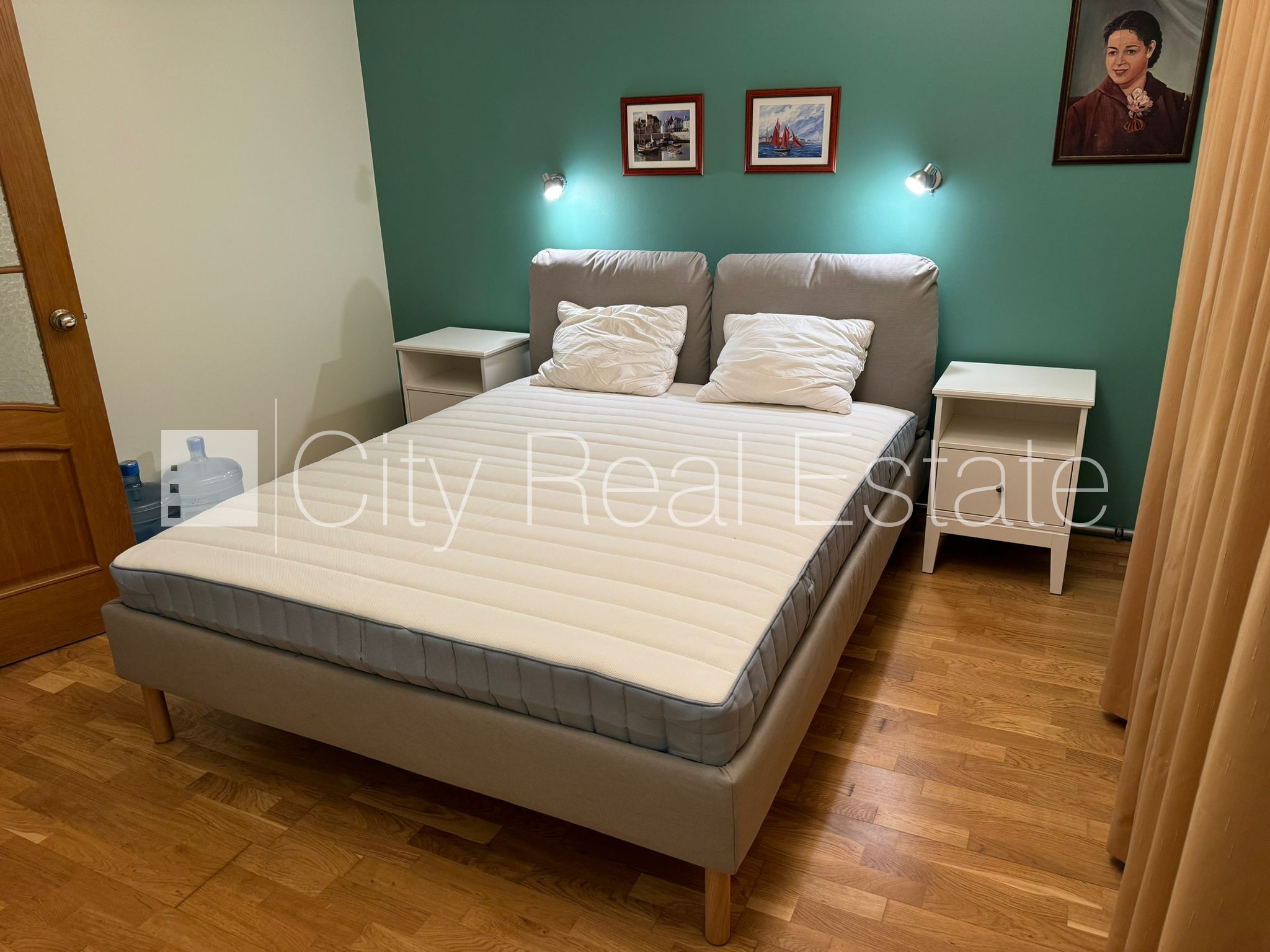 Sludinājumi. Renovēta māja, labiekārtota apzaļumota teritorija, iežogota teritorija, vieta automašīnai, kāpņu Cena: 1200 EUR/mēn Foto #2