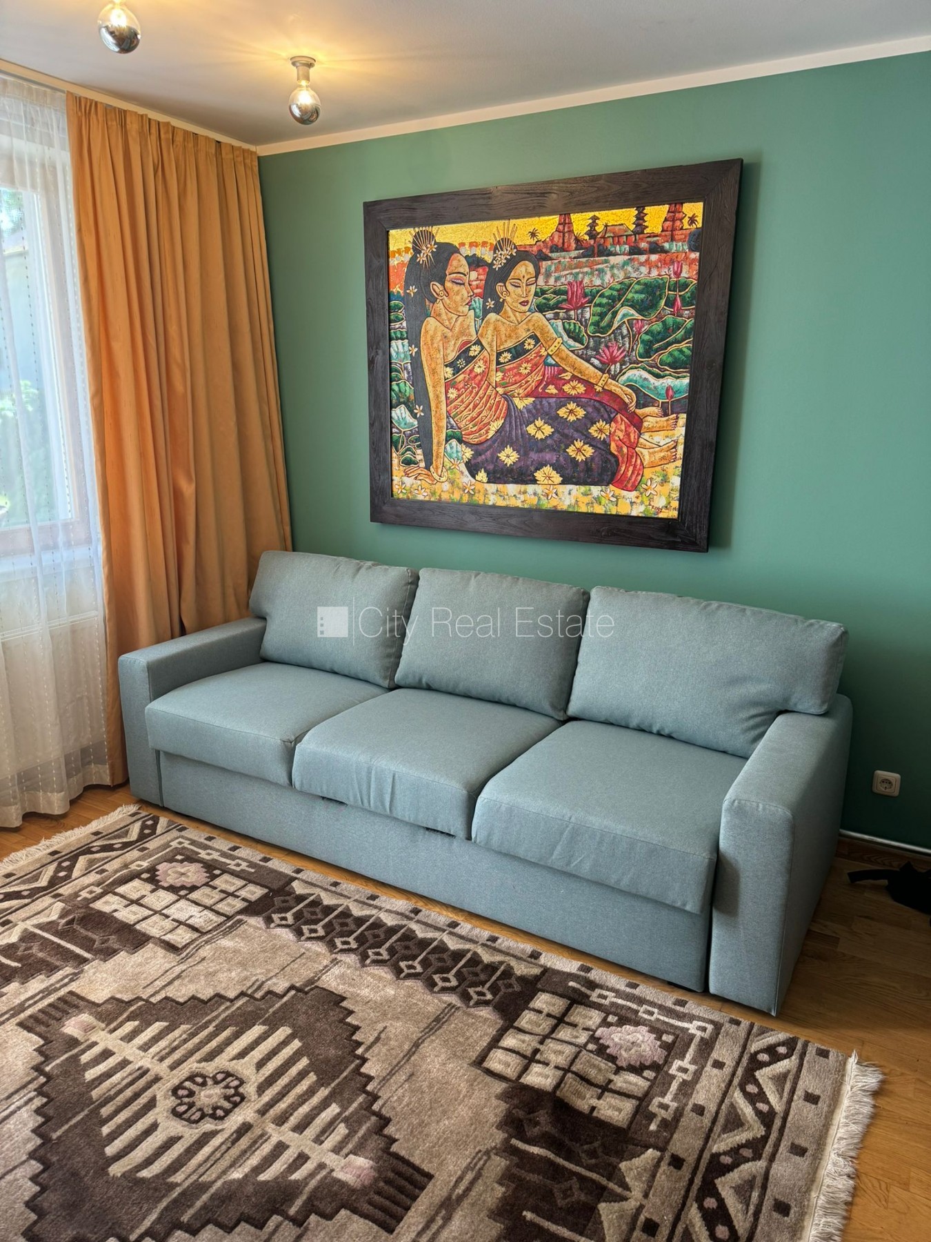 Sludinājumi. Renovēta māja, labiekārtota apzaļumota teritorija, iežogota teritorija, vieta automašīnai, kāpņu Cena: 1200 EUR/mēn Foto #3