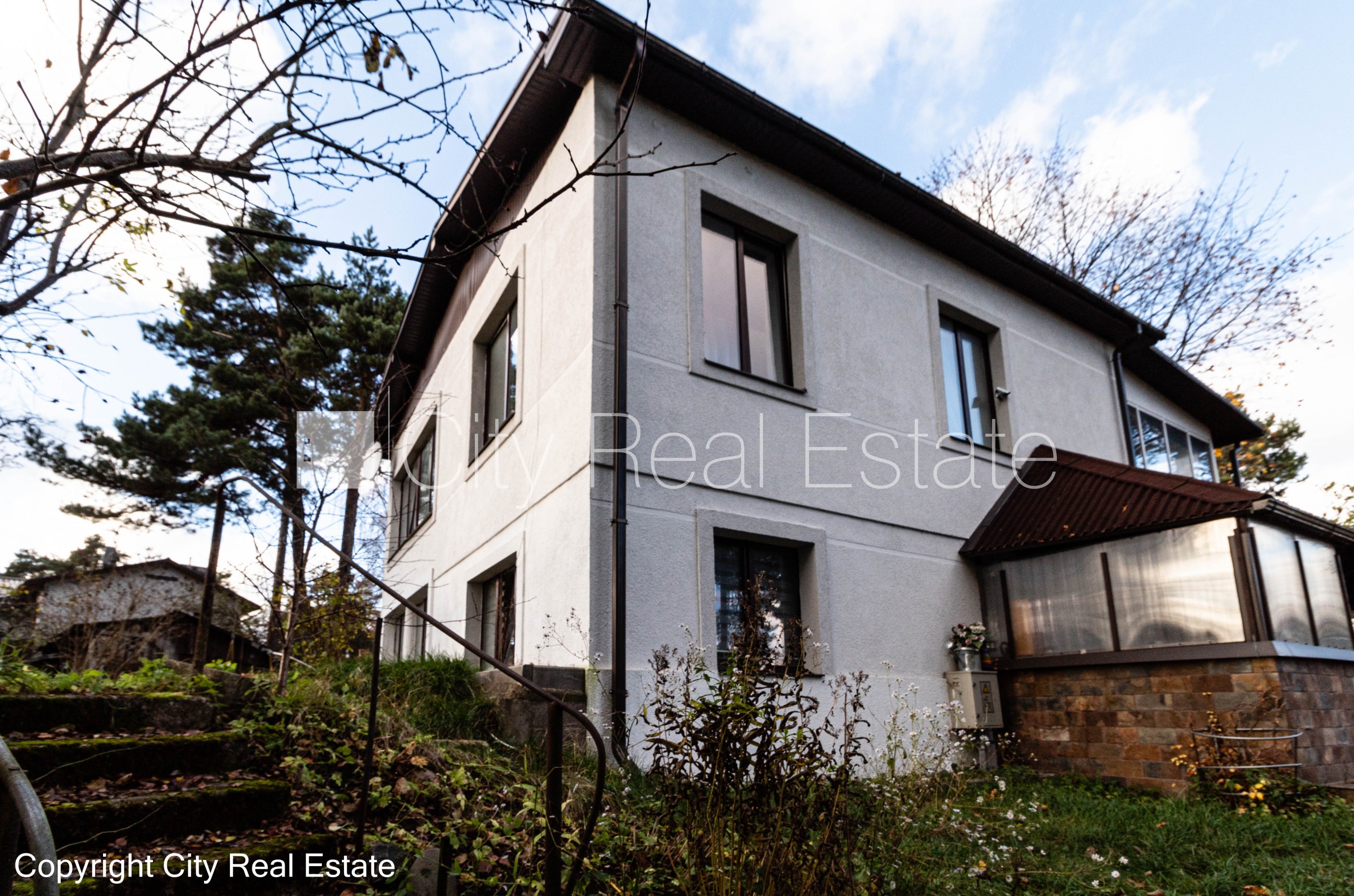 Sludinājumi. Zeme īpašumā, privātmāja, jaunceltne, renovēta māja, mainīts Jumta segums, labiekārtots apzaļumots Cena: 225000 EUR Foto #2