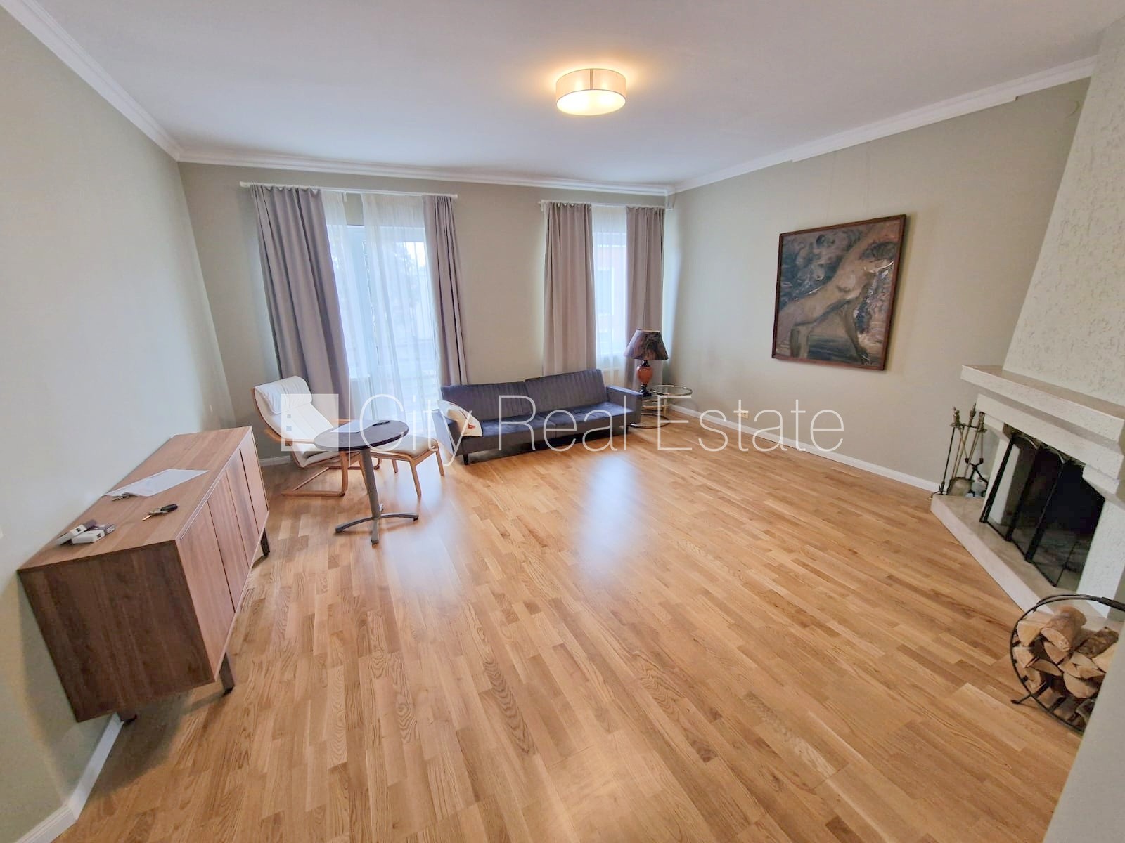 Sludinājumi. Jaunceltne, teritorijas iebrauktuves vārti aprīkoti ar automatizētu atvēršanās un aizvēršanās Cena: 1700 EUR/mēn Foto #3