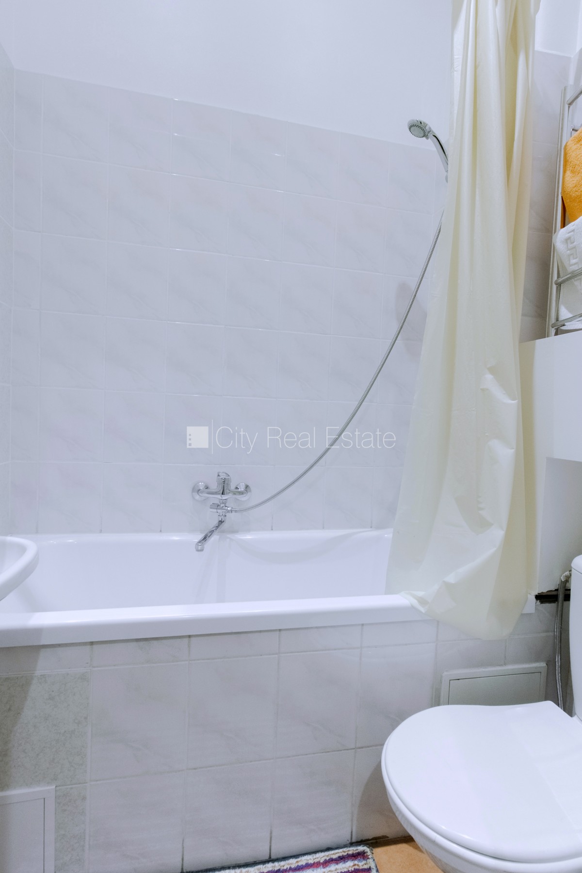 Sludinājumi. Šo dzīvokli izīrē pa diennaktīm (īstermiņa īre), īres cena sludinājumā norādīta par vienu diennakts Cena: 45 EUR/mēn Foto #16