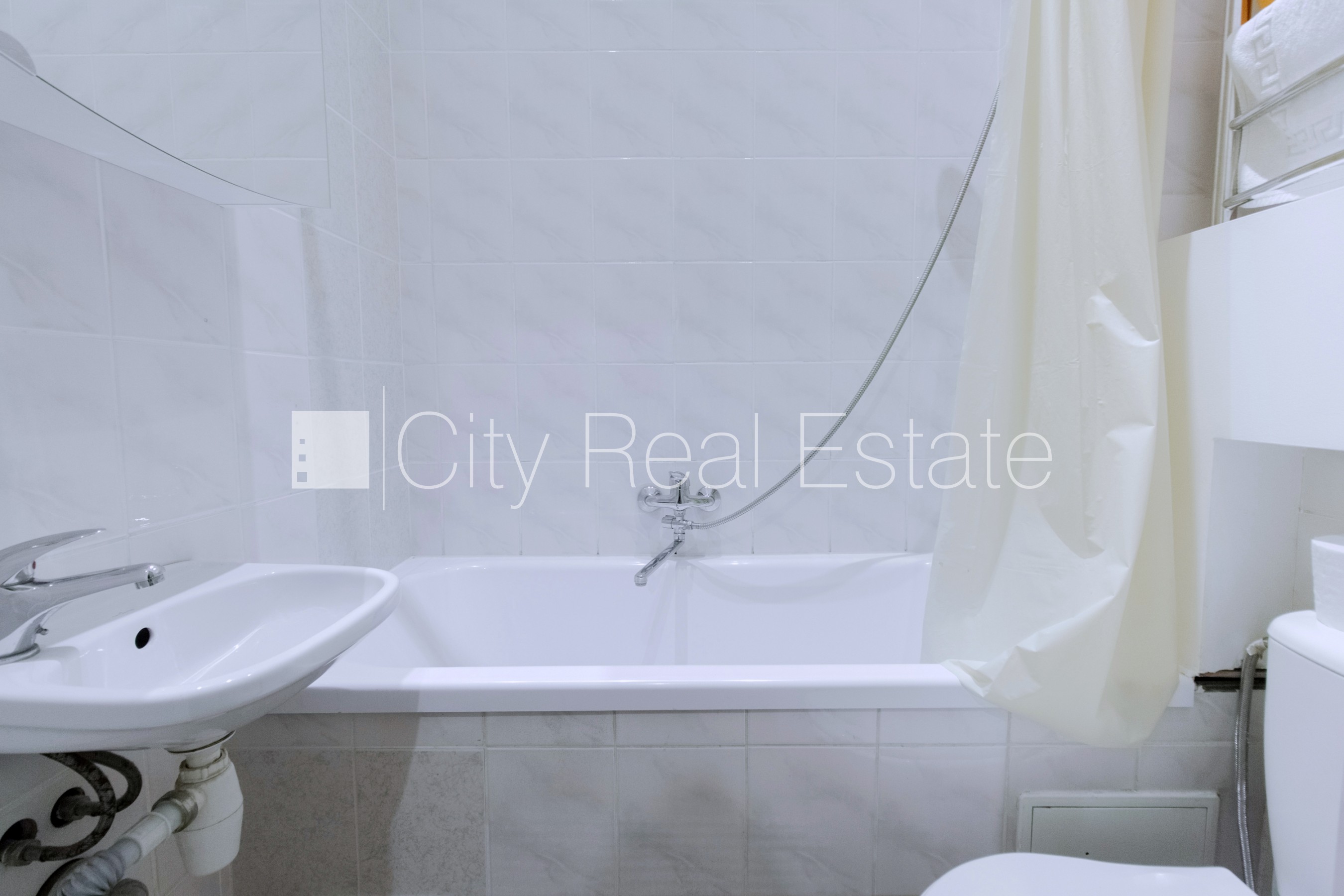 Sludinājumi. Šo dzīvokli izīrē pa diennaktīm (īstermiņa īre), īres cena sludinājumā norādīta par vienu diennakts Cena: 45 EUR/mēn Foto #14