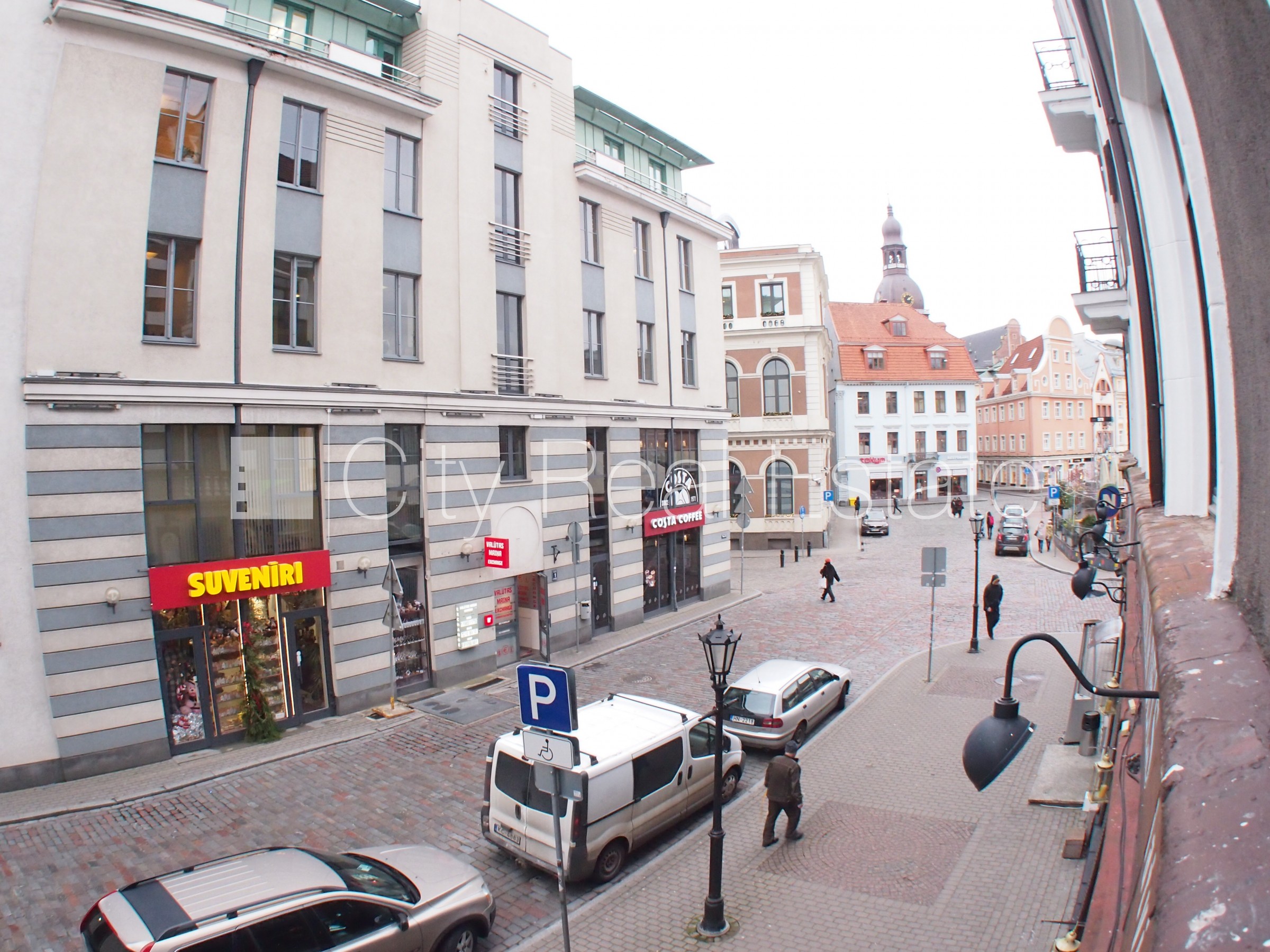 Sludinājumi. Fasādes māja, labiekārtota apzaļumota teritorija, vieta automašīnai, ieeja no pagalma, logi vērsti Cena: 500 EUR/mēn Foto #10