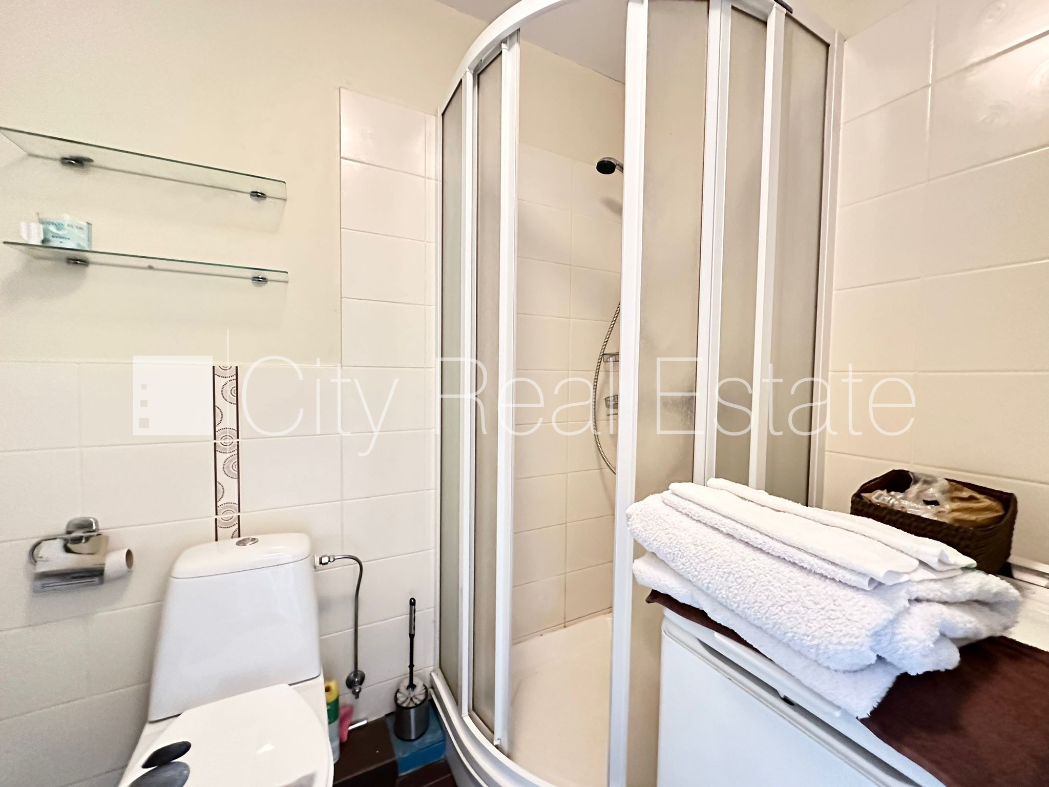 Sludinājumi. Projekts - Centra Nams, jaunceltne, labiekārtota apzaļumota teritorija, slēgta teritorija, iespēja Cena: 500 EUR/mēn Foto #9