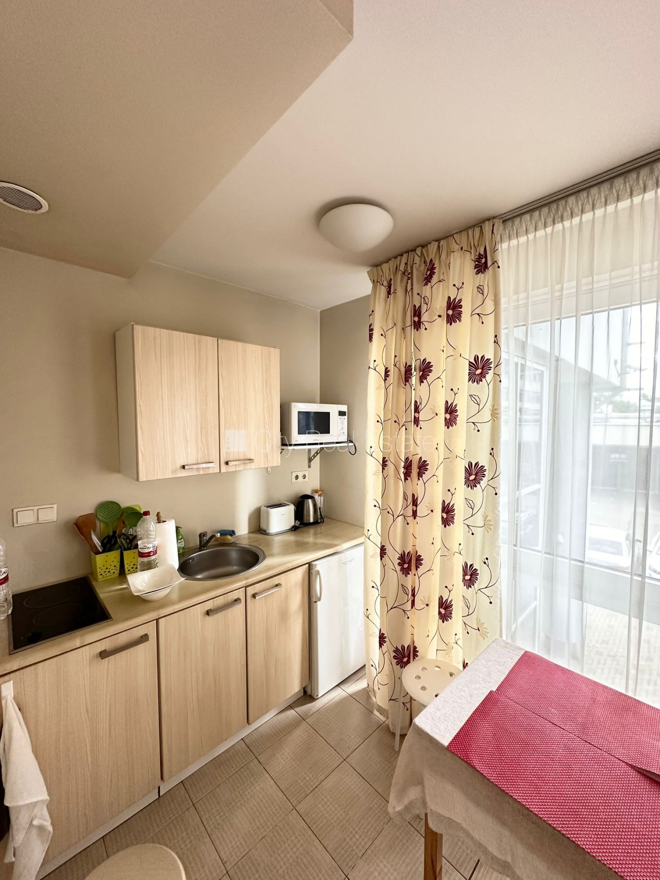Sludinājumi. Projekts - Centra Nams, jaunceltne, labiekārtota apzaļumota teritorija, slēgta teritorija, iespēja Cena: 500 EUR/mēn Foto #4