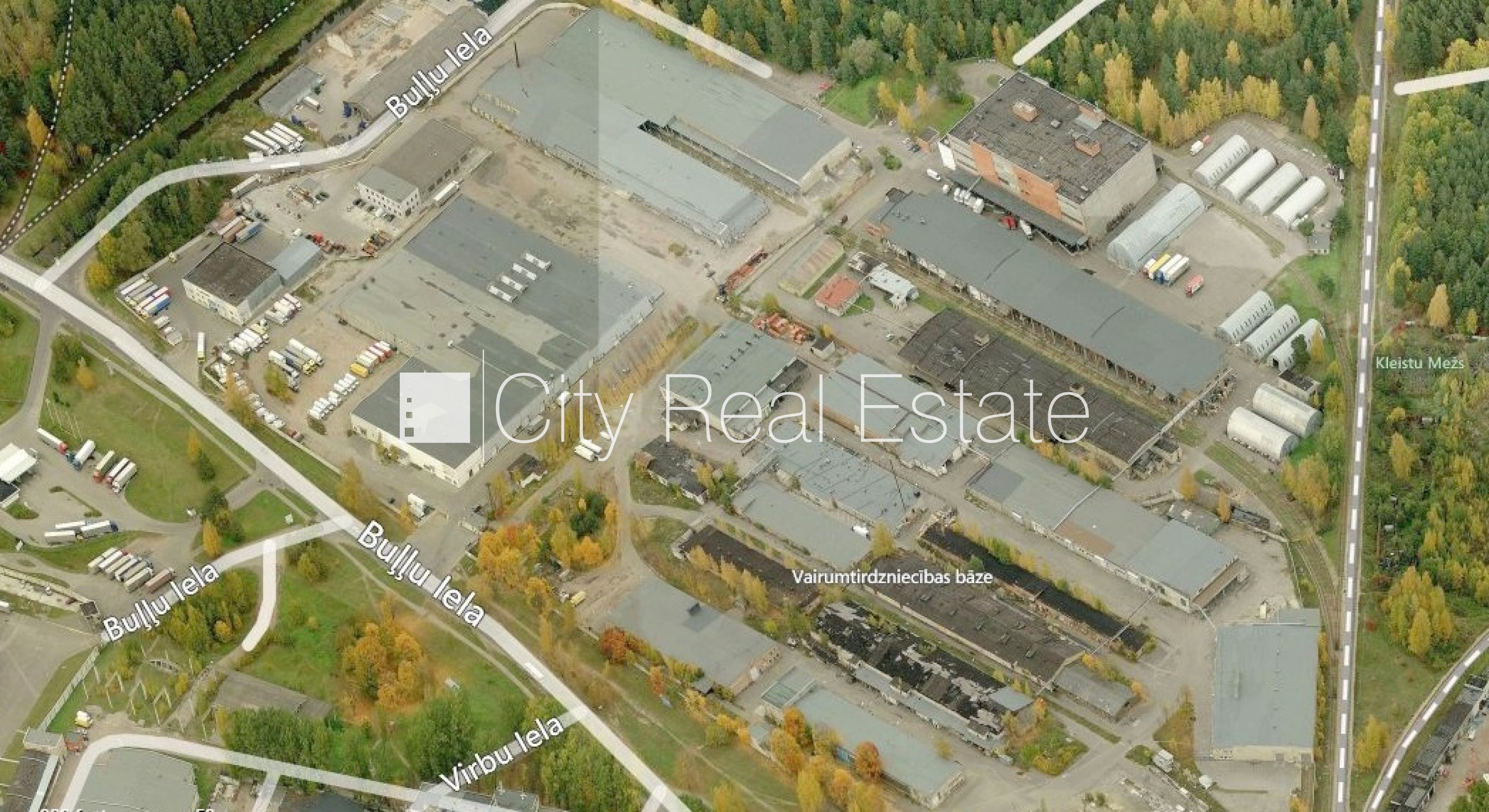 Sludinājumi. Slēgta teritorija, iežogota teritorija ar betona paneļu sētu, iebrauktuves vārtu augstums 4 m, Cena: 1673 EUR/mēn Foto #6