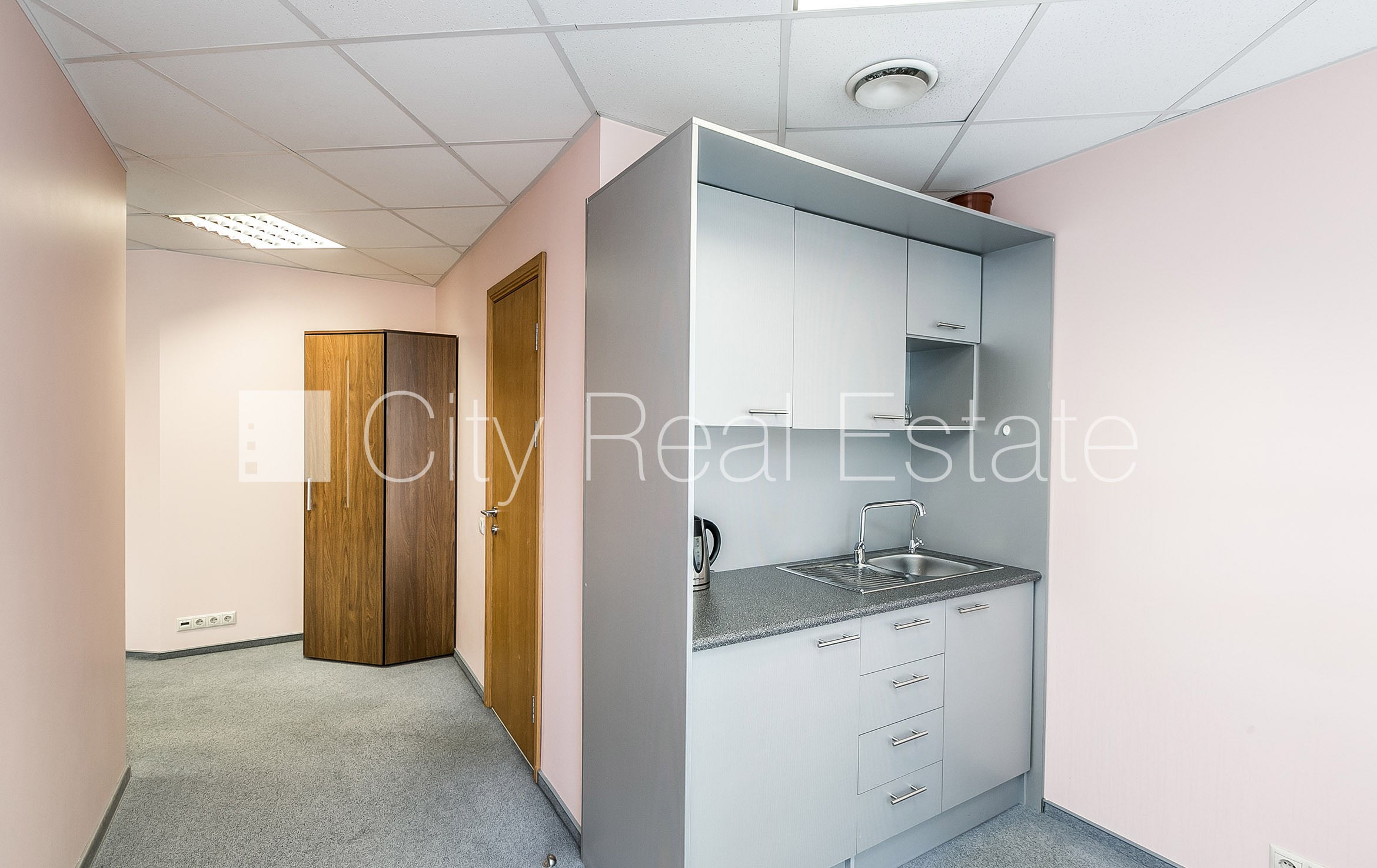 Sludinājumi. Projekts - Ģertrūdes 66, fasādes māja, ieeja no ielas, ir lifts, balkons, logi vērsti uz ielas Cena: 900 EUR/mēn Foto #7