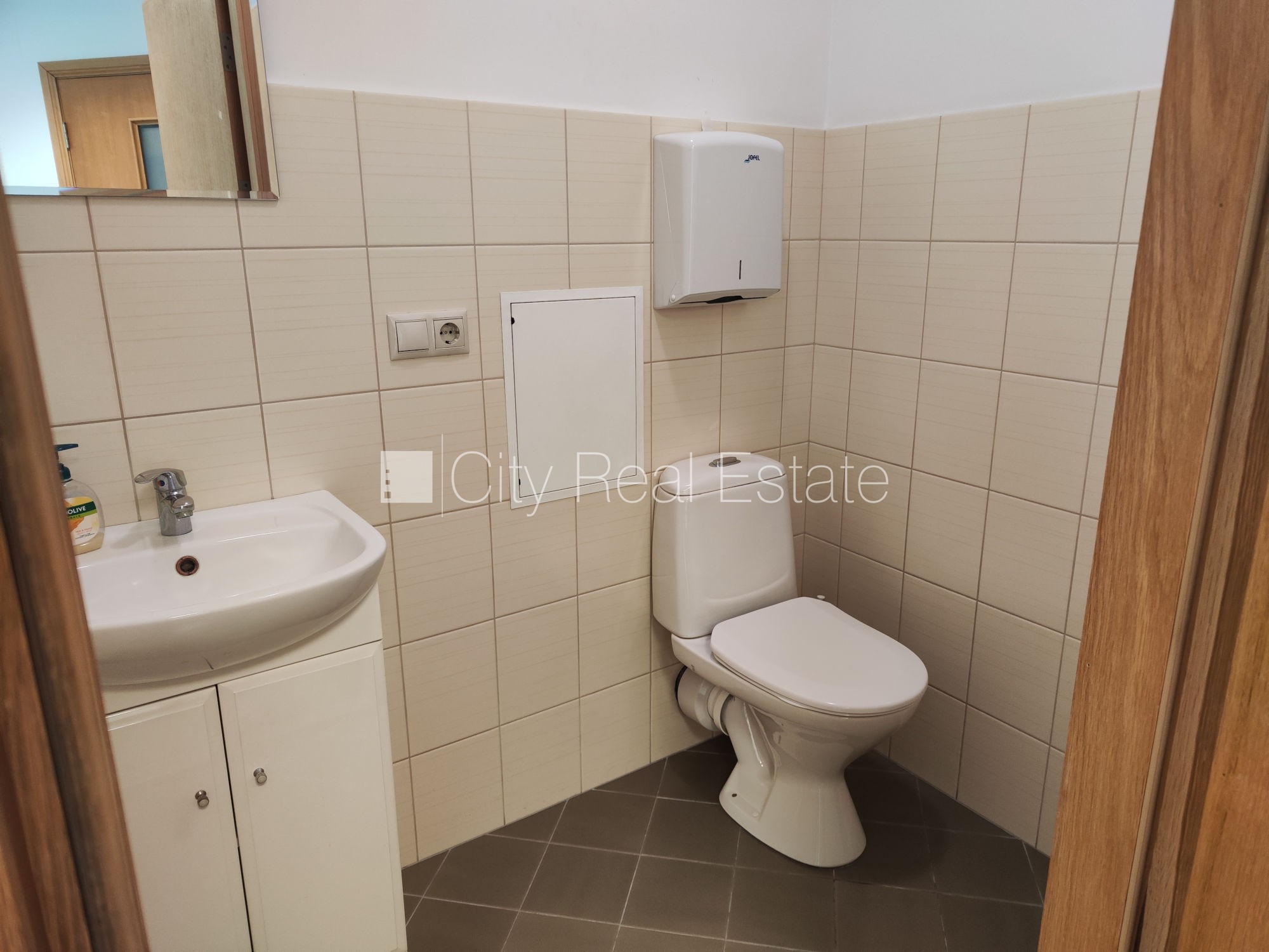 Sludinājumi. Projekts - Ģertrūdes 66, fasādes māja, ieeja no ielas, ir lifts, lodžija, istabas izolētas, Cena: 806 EUR/mēn Foto #4