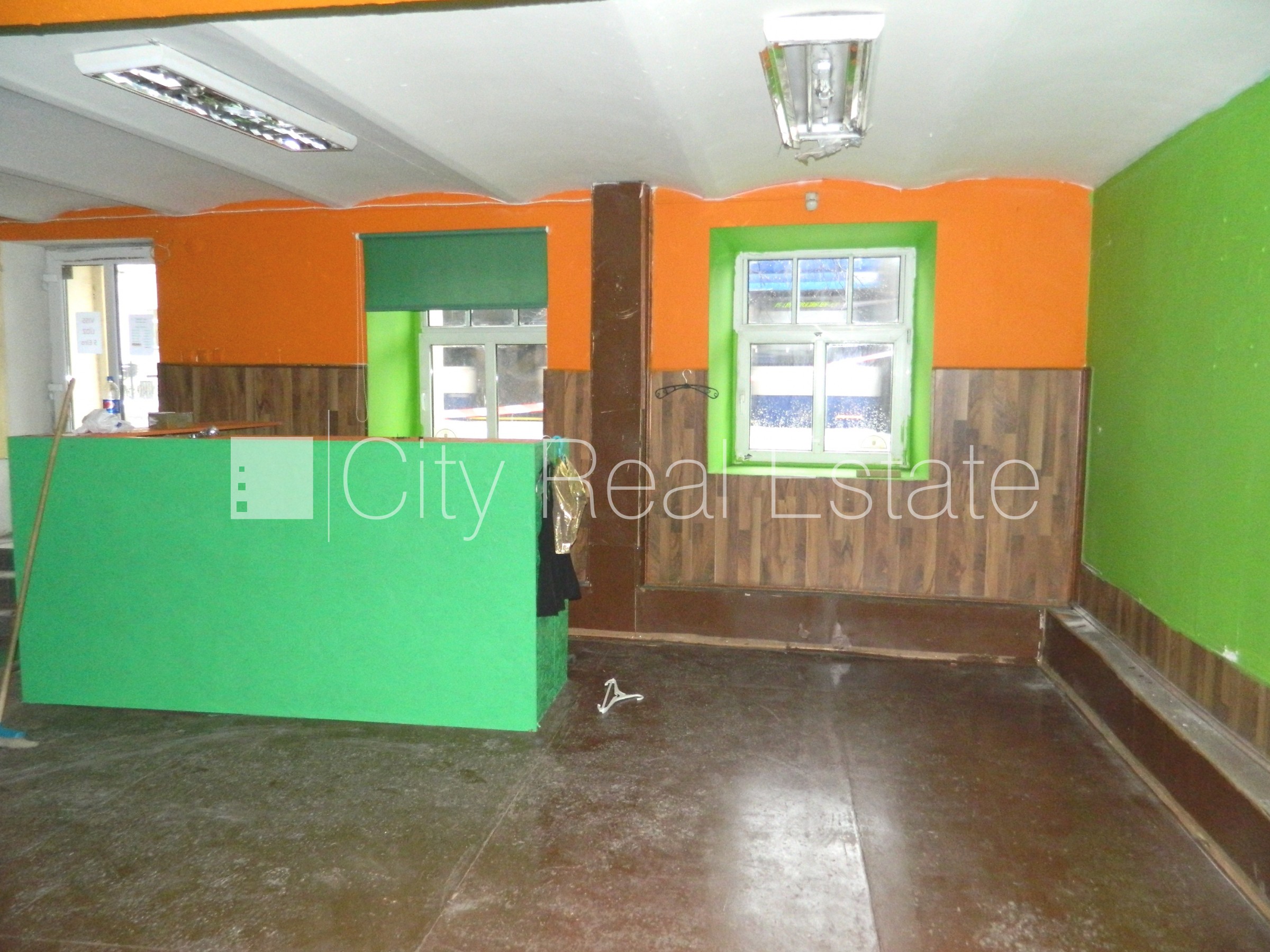 Sludinājumi. Fasādes māja, renovēta māja, vieta automašīnai, ieeja no ielas, puspagrabs, logi vērsti uz ielas Cena: 280 EUR/mēn Foto #5