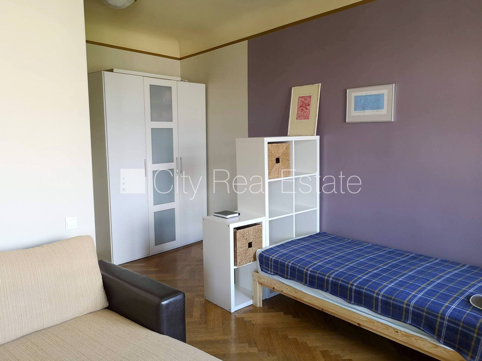 Объявление. Фасадный дом, вход с улицы, лифт, балкон, студио, кухня объединена с гостинной, высокие потолки, Цена: 490 EUR/мес. Foto #8