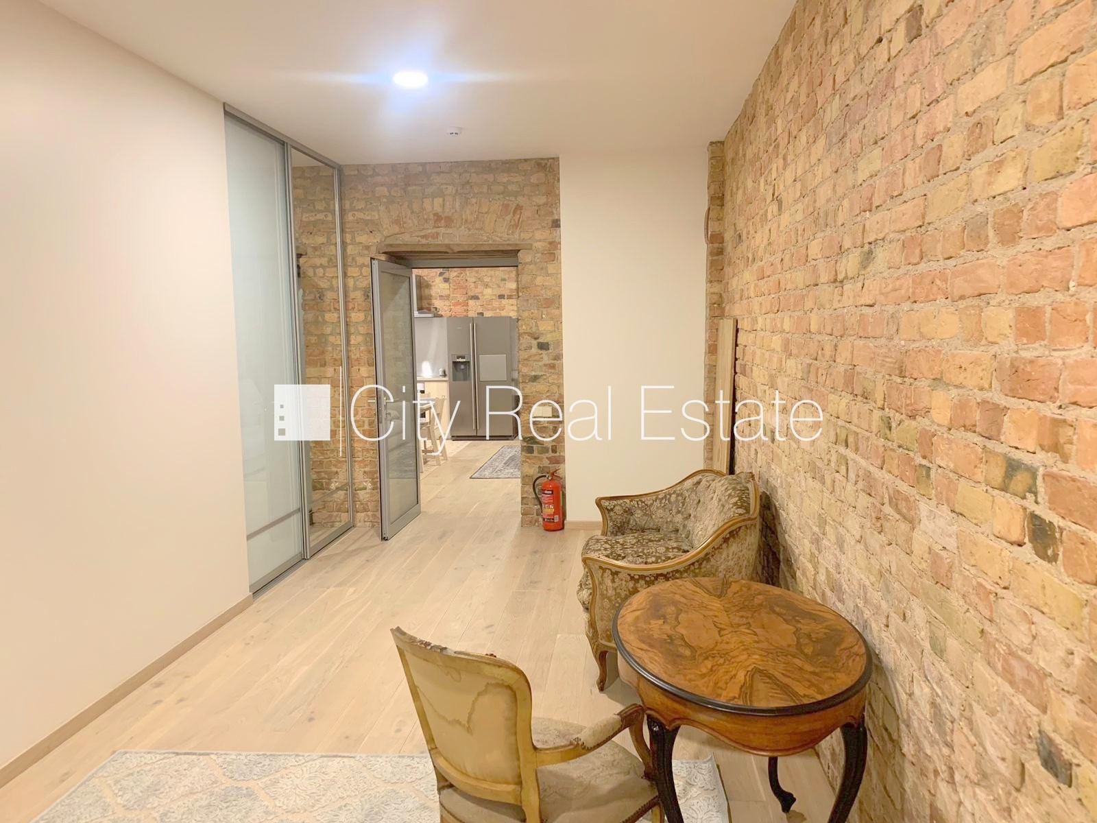 Sludinājumi. Projekts - Strēlnieku 13, pagalma ēka, renovēta māja, ieeja no ielas, kāpņu telpa pēc kapitālā Cena: 970 EUR/mēn Foto #10