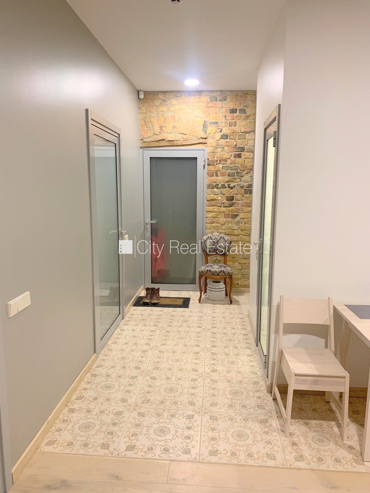 Sludinājumi. Projekts - Strēlnieku 13, pagalma ēka, renovēta māja, ieeja no ielas, kāpņu telpa pēc kapitālā Cena: 970 EUR/mēn Foto #20