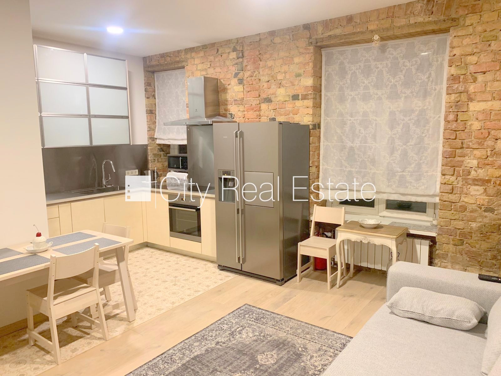 Sludinājumi. Projekts - Strēlnieku 13, pagalma ēka, renovēta māja, ieeja no ielas, kāpņu telpa pēc kapitālā Cena: 970 EUR/mēn Foto #2