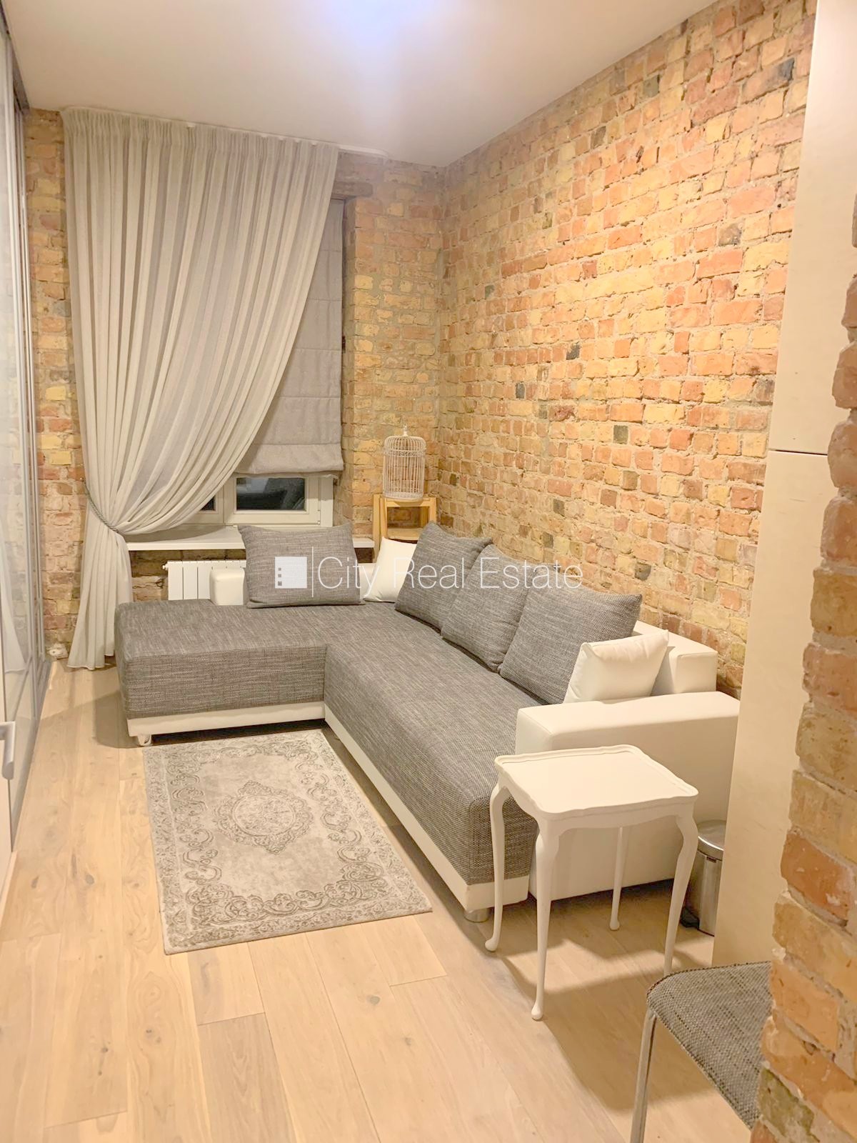 Sludinājumi. Projekts - Strēlnieku 13, pagalma ēka, renovēta māja, ieeja no ielas, kāpņu telpa pēc kapitālā Cena: 970 EUR/mēn Foto #12