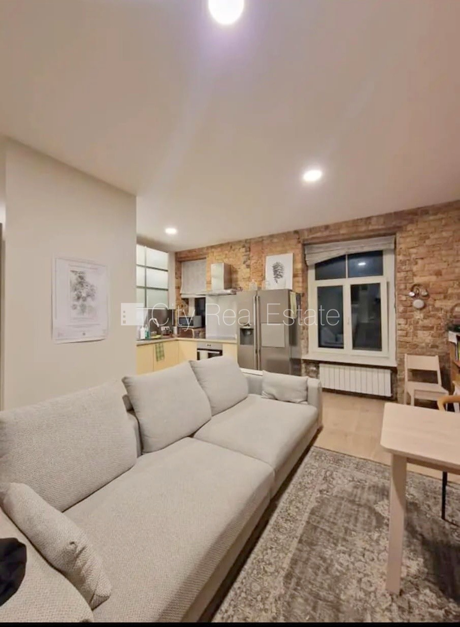 Sludinājumi. Projekts - Strēlnieku 13, pagalma ēka, renovēta māja, ieeja no ielas, kāpņu telpa pēc kapitālā Cena: 970 EUR/mēn Foto #5