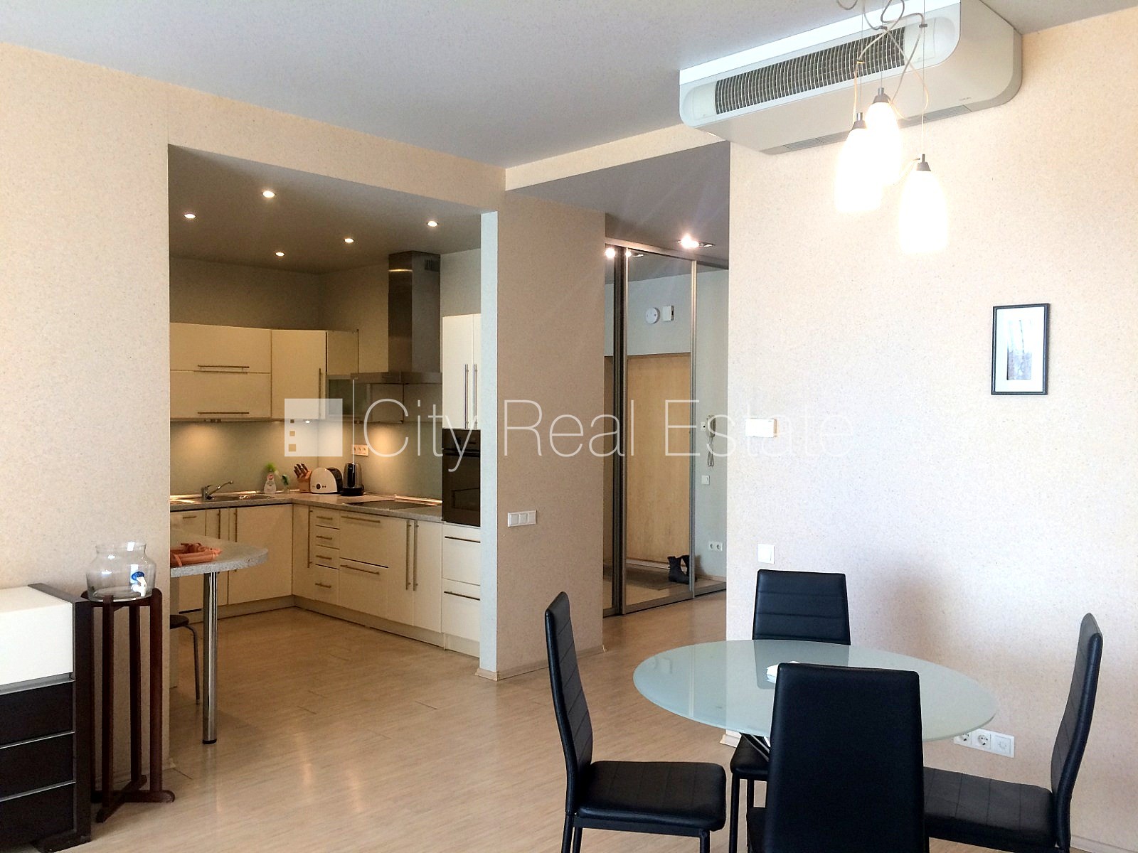 Sludinājumi. Projekts - Centra Nams, jaunceltne, labiekārtota apzaļumota teritorija, slēgts pagalms, iespēja Cena: 290000 EUR Foto #4