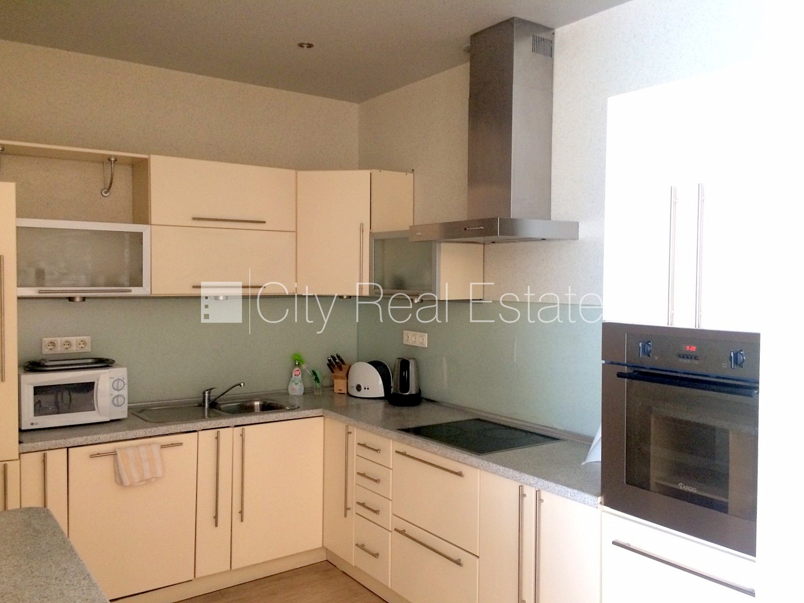 Sludinājumi. Projekts - Centra Nams, jaunceltne, labiekārtota apzaļumota teritorija, slēgts pagalms, iespēja Cena: 290000 EUR Foto #9