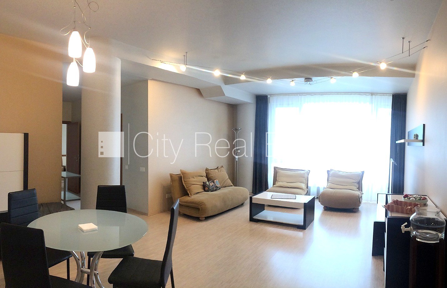 Sludinājumi. Projekts - Centra Nams, jaunceltne, labiekārtota apzaļumota teritorija, slēgts pagalms, iespēja Cena: 290000 EUR Foto #1