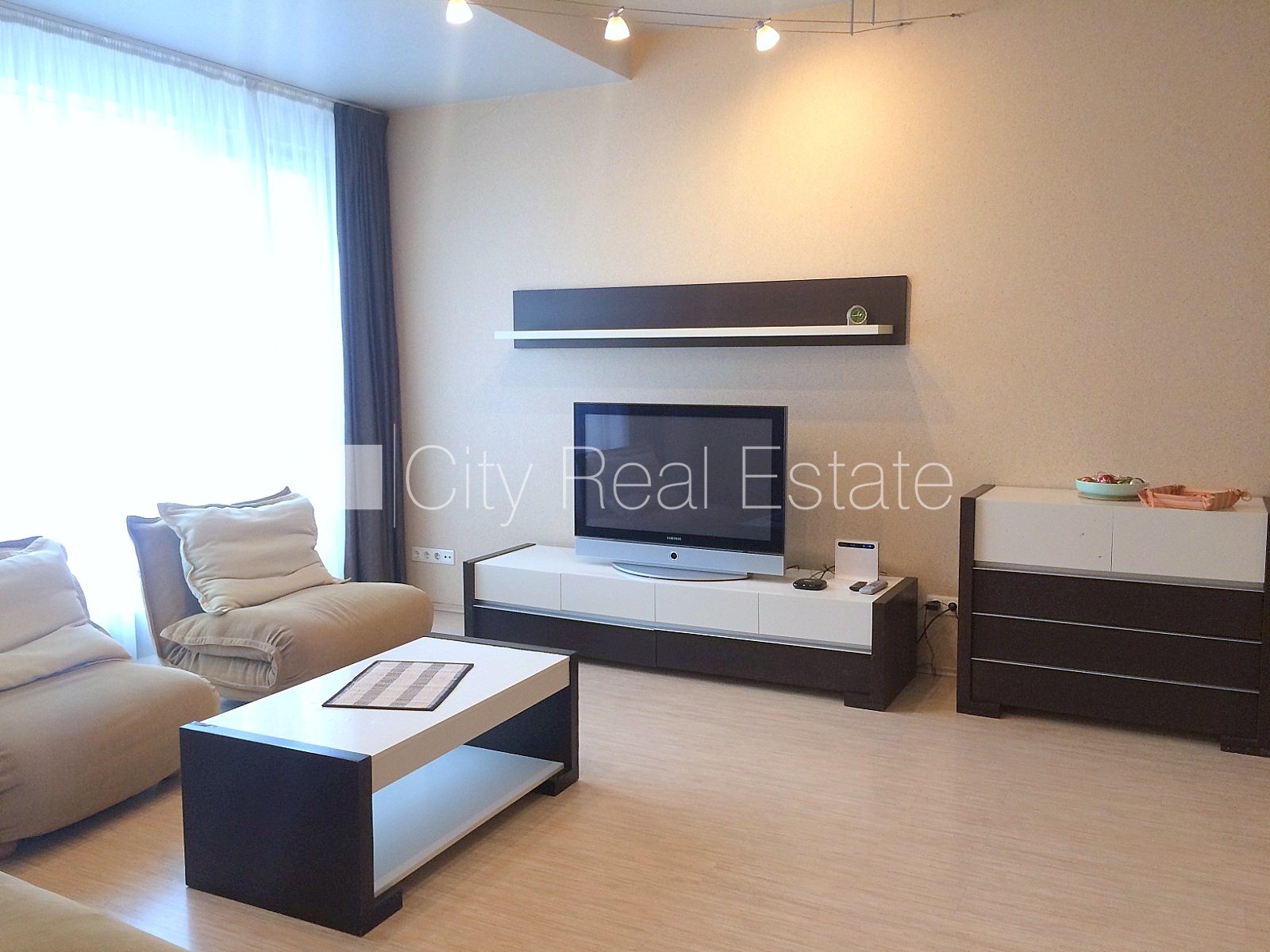 Sludinājumi. Projekts - Centra Nams, jaunceltne, labiekārtota apzaļumota teritorija, slēgts pagalms, iespēja Cena: 290000 EUR Foto #5