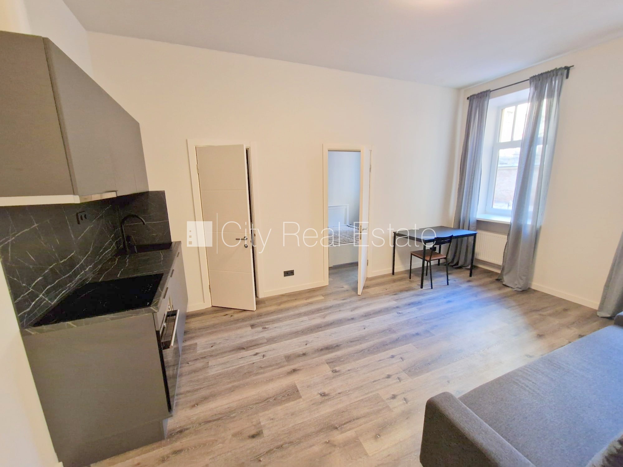 Sludinājumi. Projekts - Matīsa 38, pagalma māja, renovēta māja, slēgts pagalms, ieeja no ielas un pagalma, kāpņu Cena: 500 EUR/mēn Foto #3