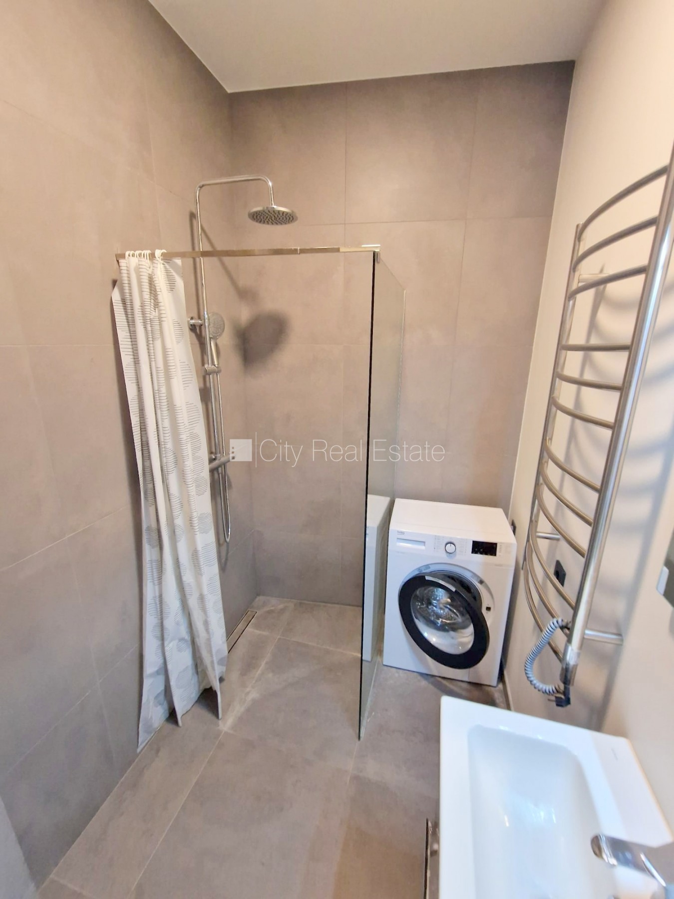 Sludinājumi. Projekts - Matīsa 38, pagalma māja, renovēta māja, slēgts pagalms, ieeja no ielas un pagalma, kāpņu Cena: 500 EUR/mēn Foto #15