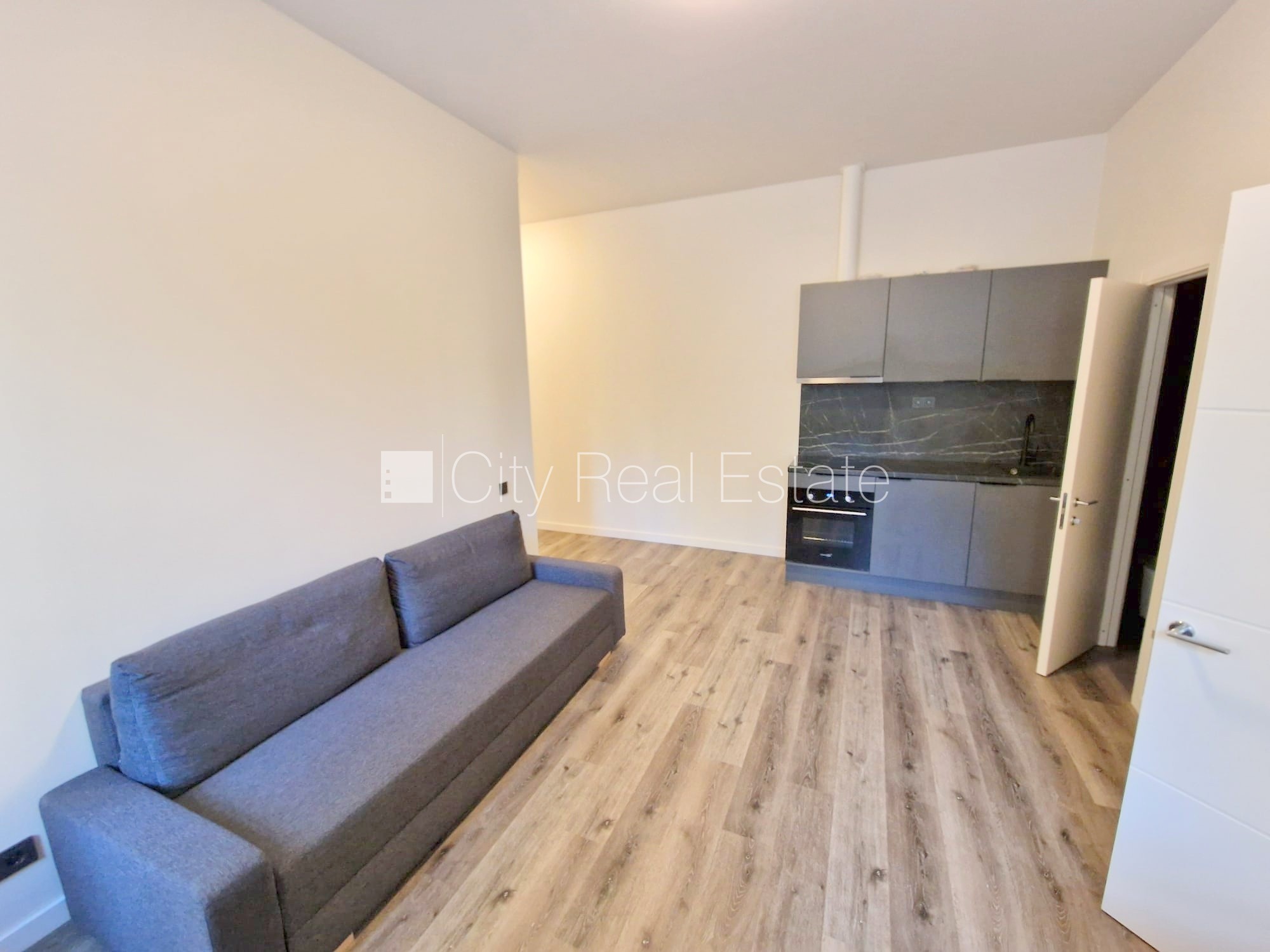 Sludinājumi. Projekts - Matīsa 38, pagalma māja, renovēta māja, slēgts pagalms, ieeja no ielas un pagalma, kāpņu Cena: 500 EUR/mēn Foto #12