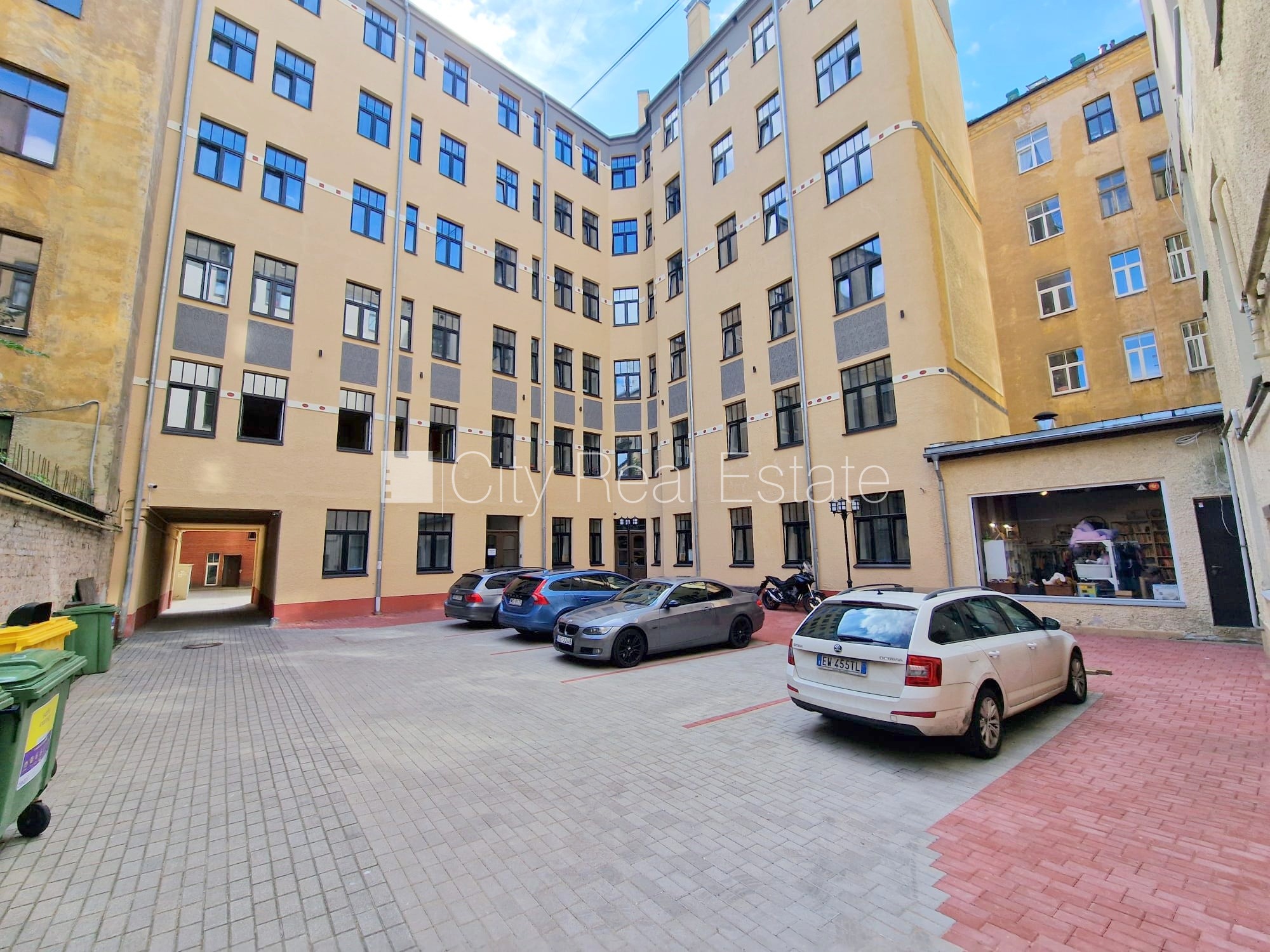 Sludinājumi. Projekts - Matīsa 38, pagalma māja, renovēta māja, slēgts pagalms, ieeja no ielas un pagalma, kāpņu Cena: 500 EUR/mēn Foto #22