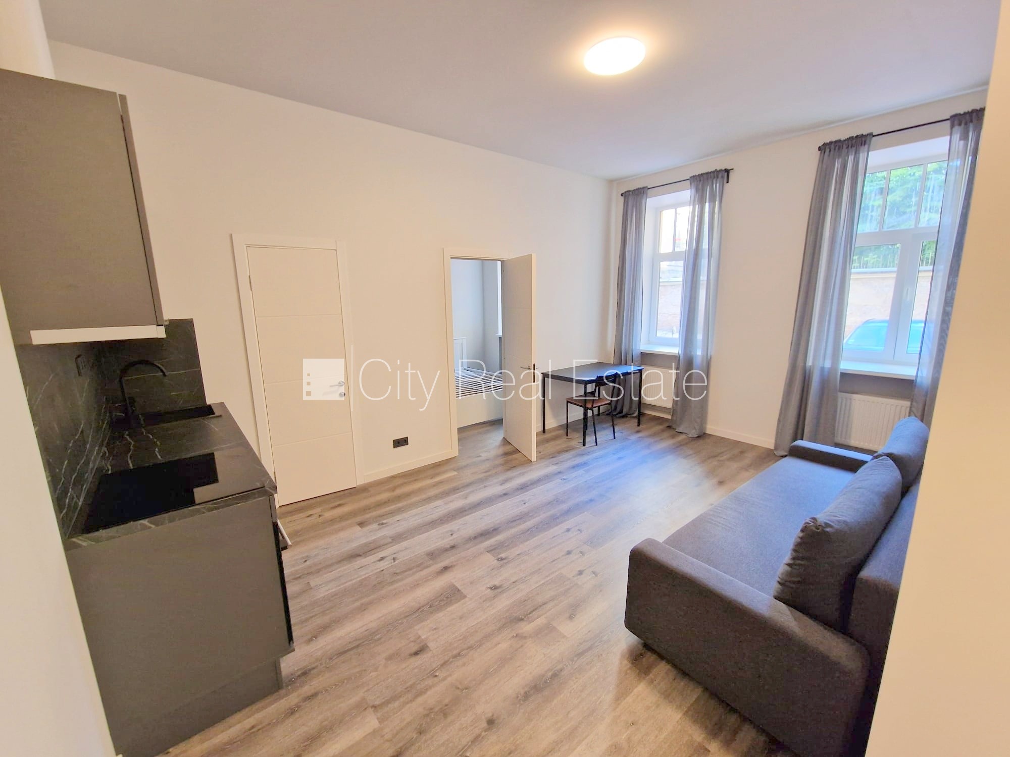 Sludinājumi. Projekts - Matīsa 38, pagalma māja, renovēta māja, slēgts pagalms, ieeja no ielas un pagalma, kāpņu Cena: 500 EUR/mēn Foto #1