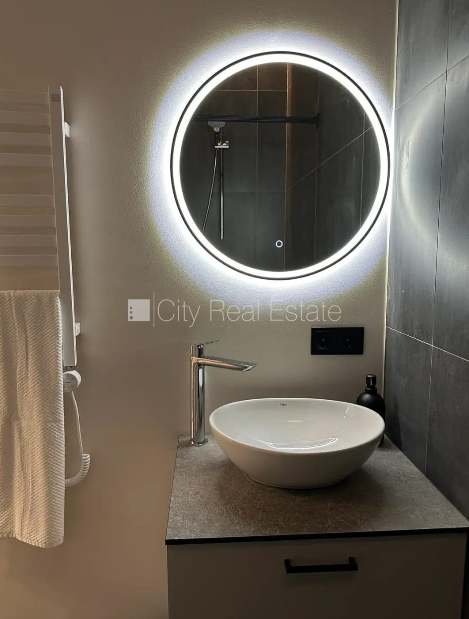 Sludinājumi. Projekts - Matīsa 38, fasādes māja, renovēta māja, slēgts pagalms, ieeja no ielas, kāpņu telpa pēc Cena: 450 EUR/mēn Foto #15