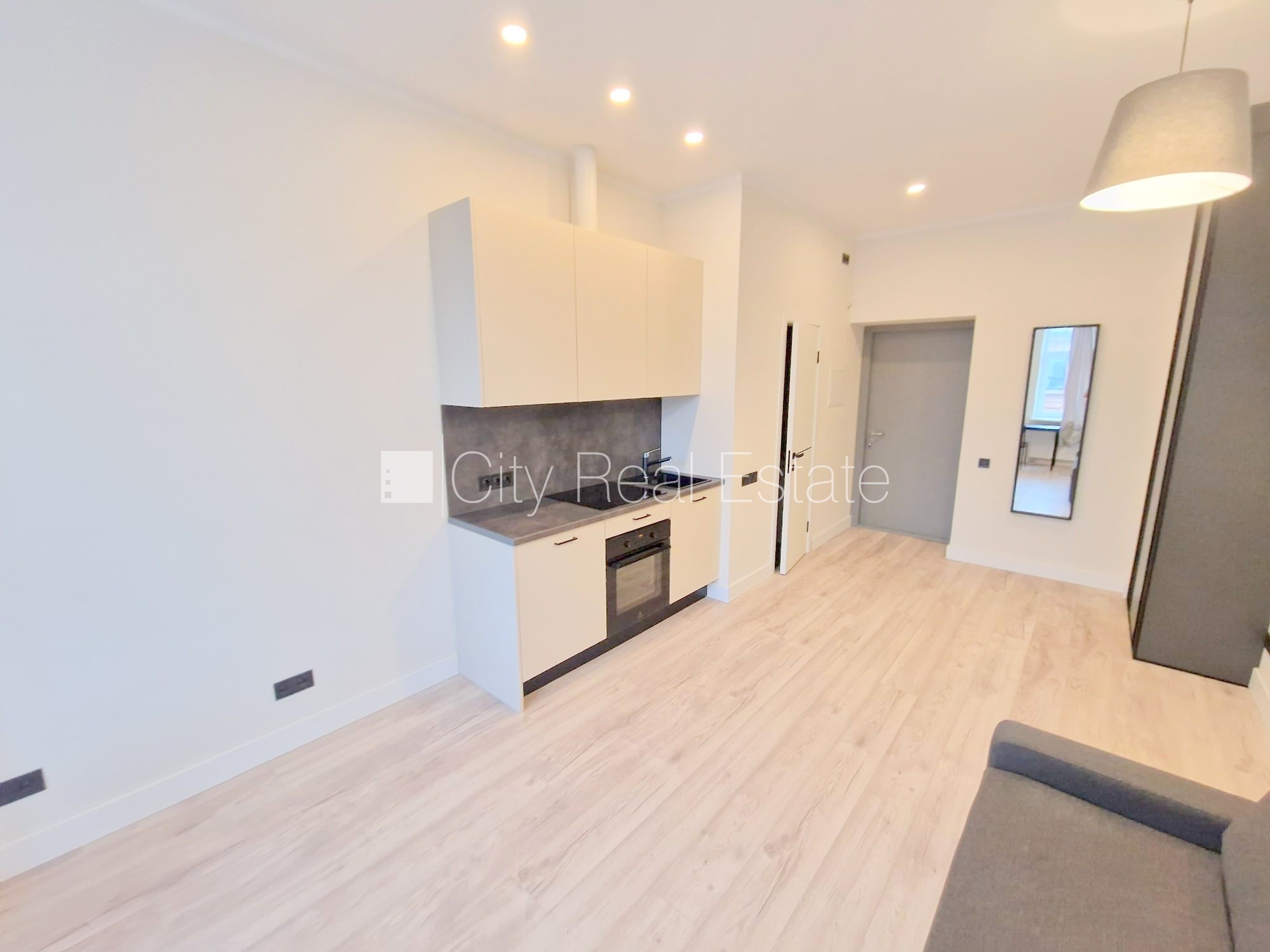 Sludinājumi. Projekts - Matīsa 38, pagalma māja, fasādes māja, renovēta māja, labiekārtots apzaļumots pagalms, Cena: 400 EUR/mēn Foto #14