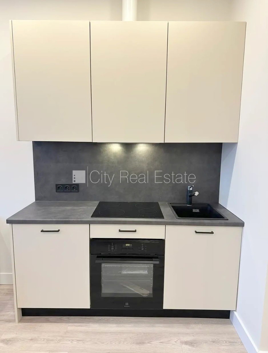 Sludinājumi. Projekts - Matīsa 38, pagalma māja, fasādes māja, renovēta māja, labiekārtots apzaļumots pagalms, Cena: 400 EUR/mēn Foto #6