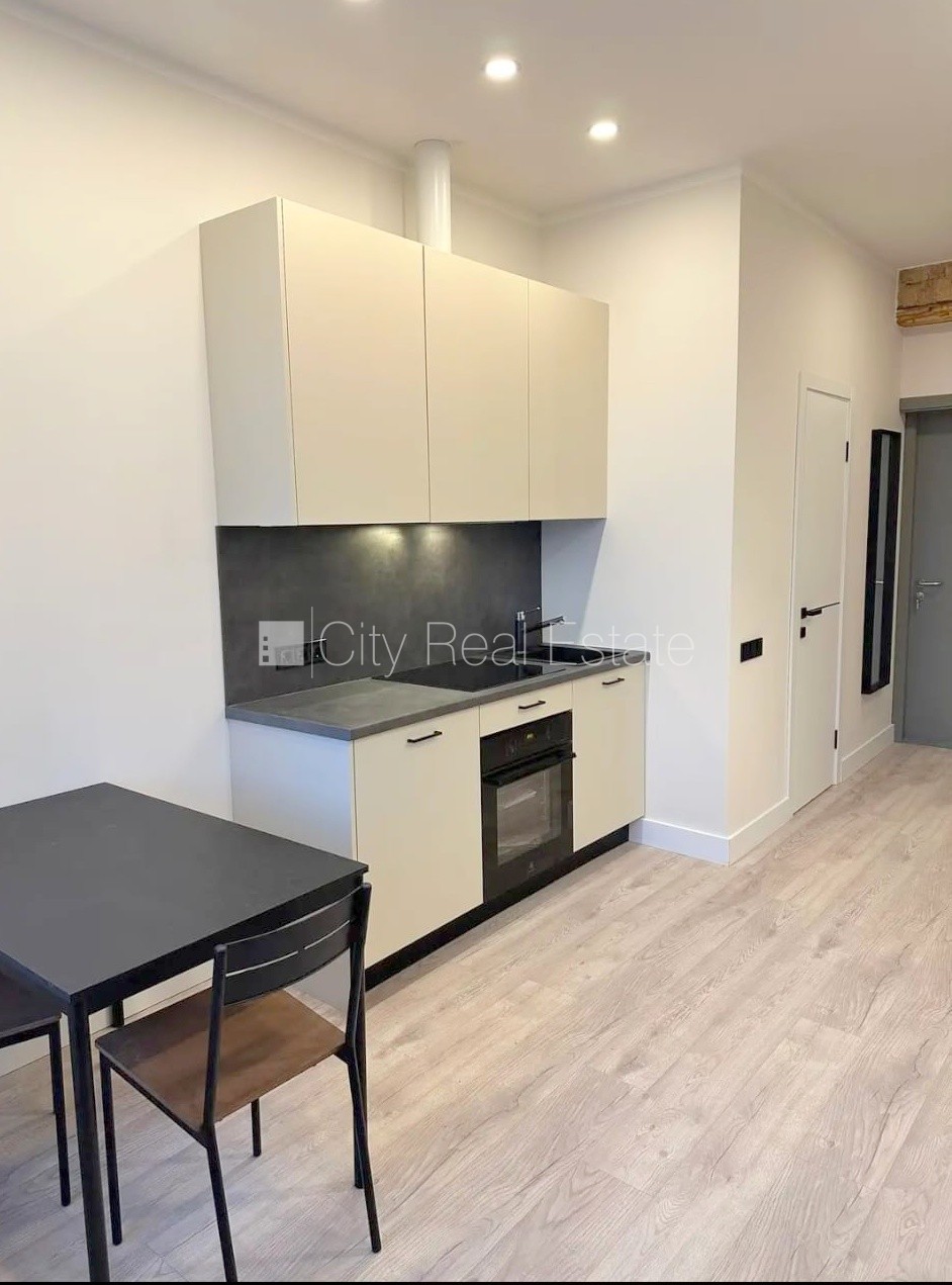 Sludinājumi. Projekts - Matīsa 38, pagalma māja, fasādes māja, renovēta māja, labiekārtots apzaļumots pagalms, Cena: 400 EUR/mēn Foto #4